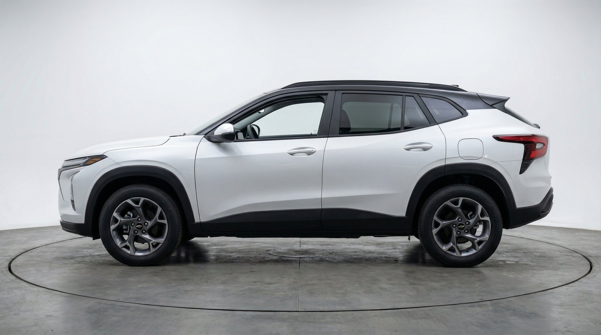 Thumbnail: 2025 Chevrolet Trax - 5