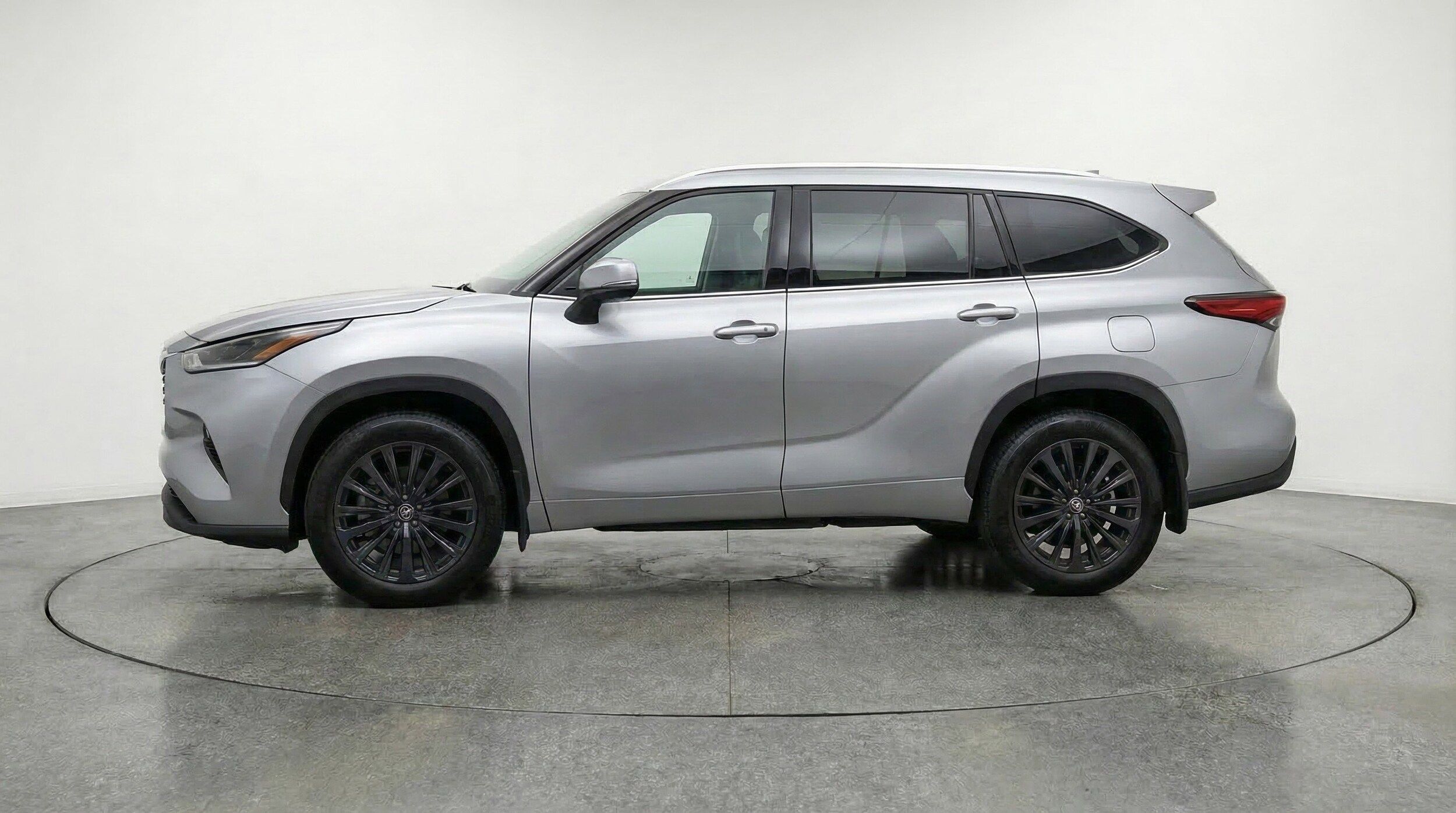 Thumbnail: 2025 Toyota Highlander - 5