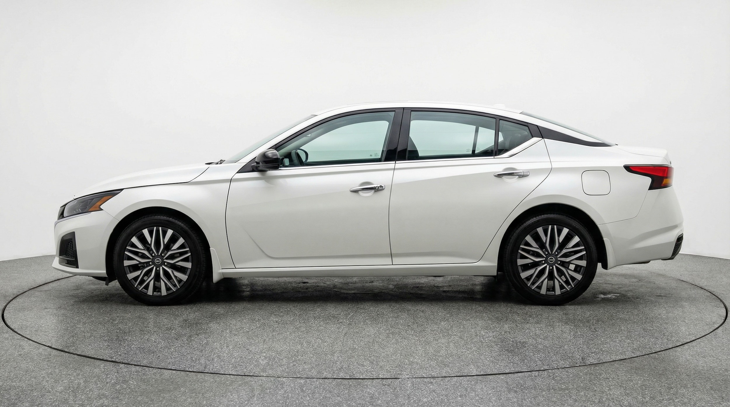 Thumbnail: 2025 Nissan Altima - 4