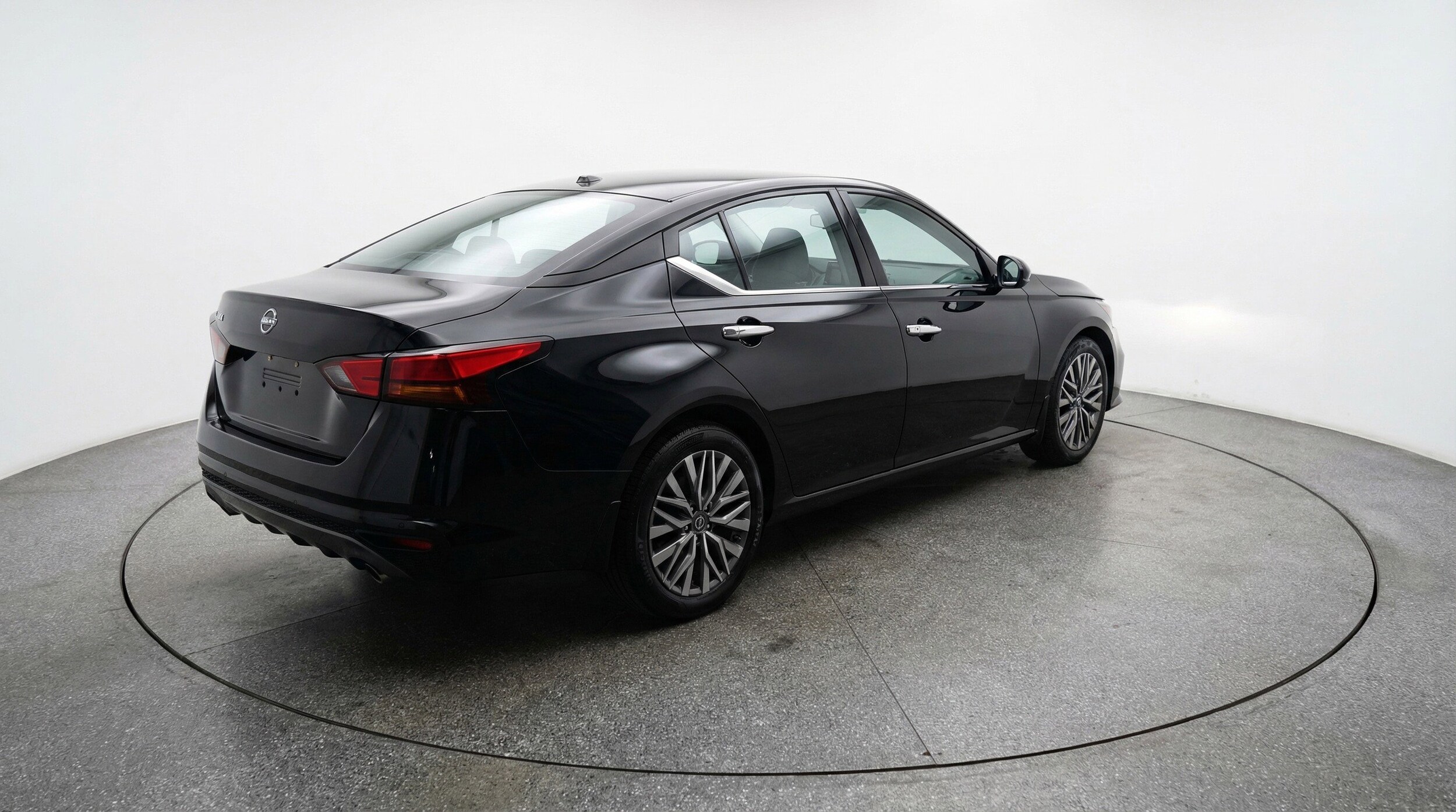 Thumbnail: 2025 Nissan Altima - 9