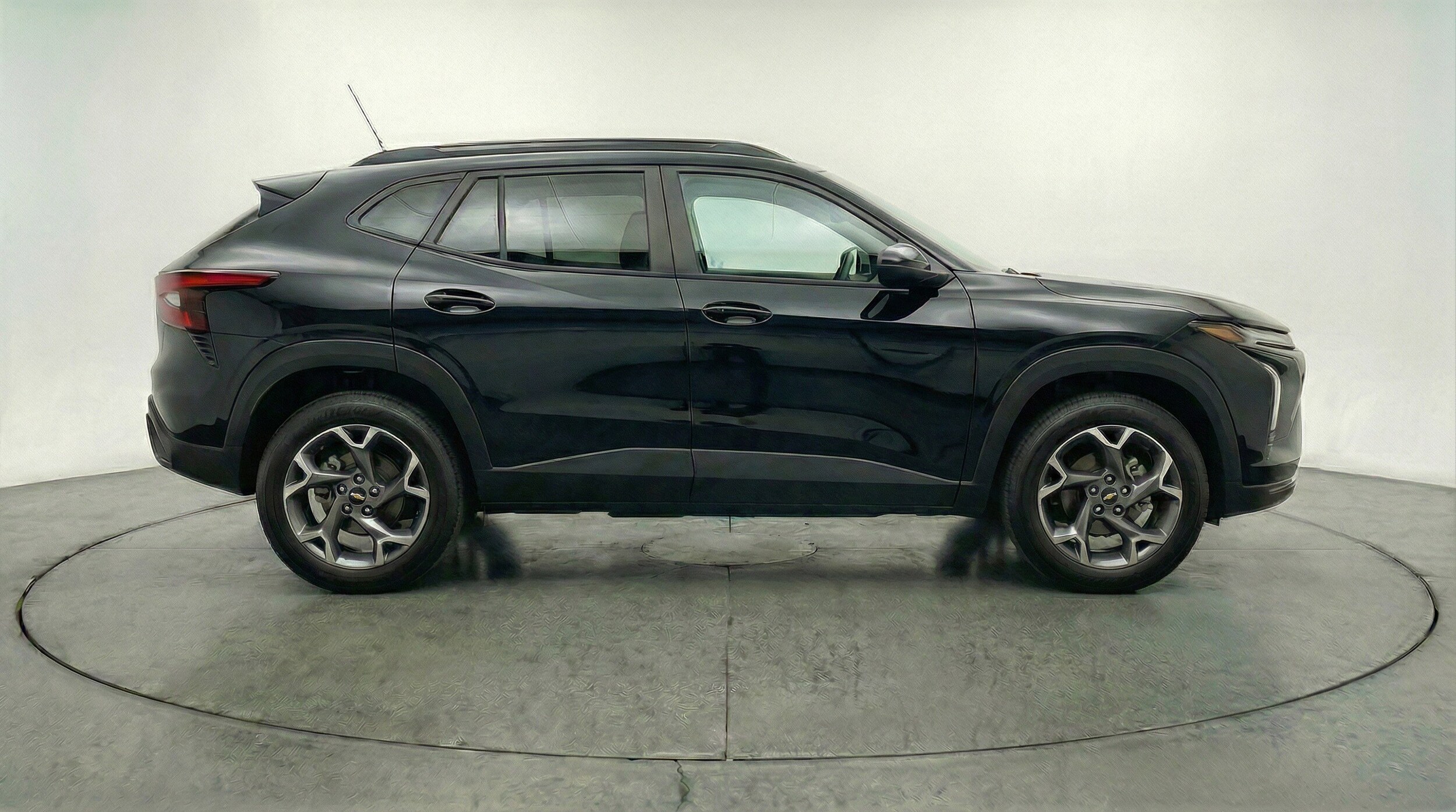 Thumbnail: 2025 Chevrolet Trax - 11