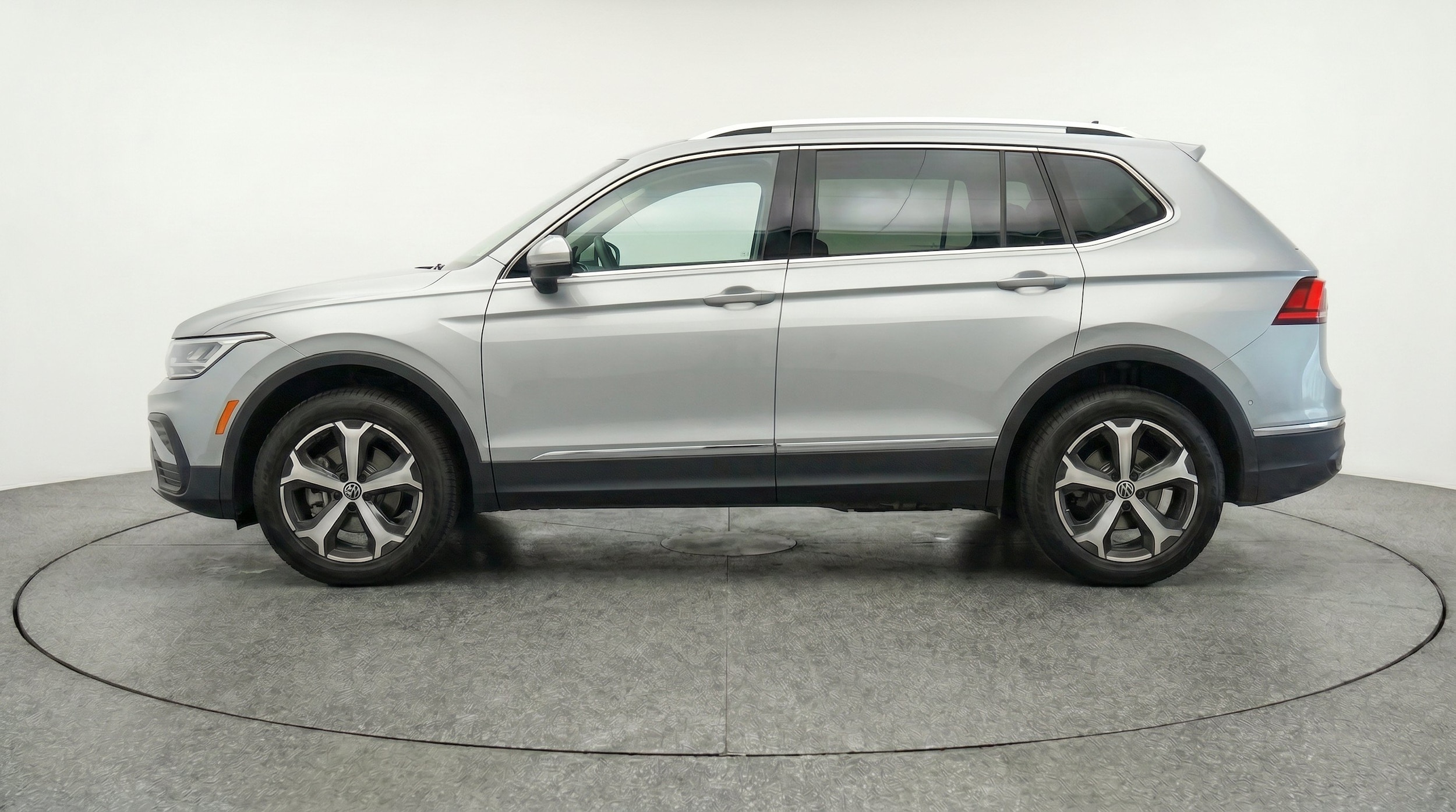 Thumbnail: 2026 Volkswagen Tiguan - 5