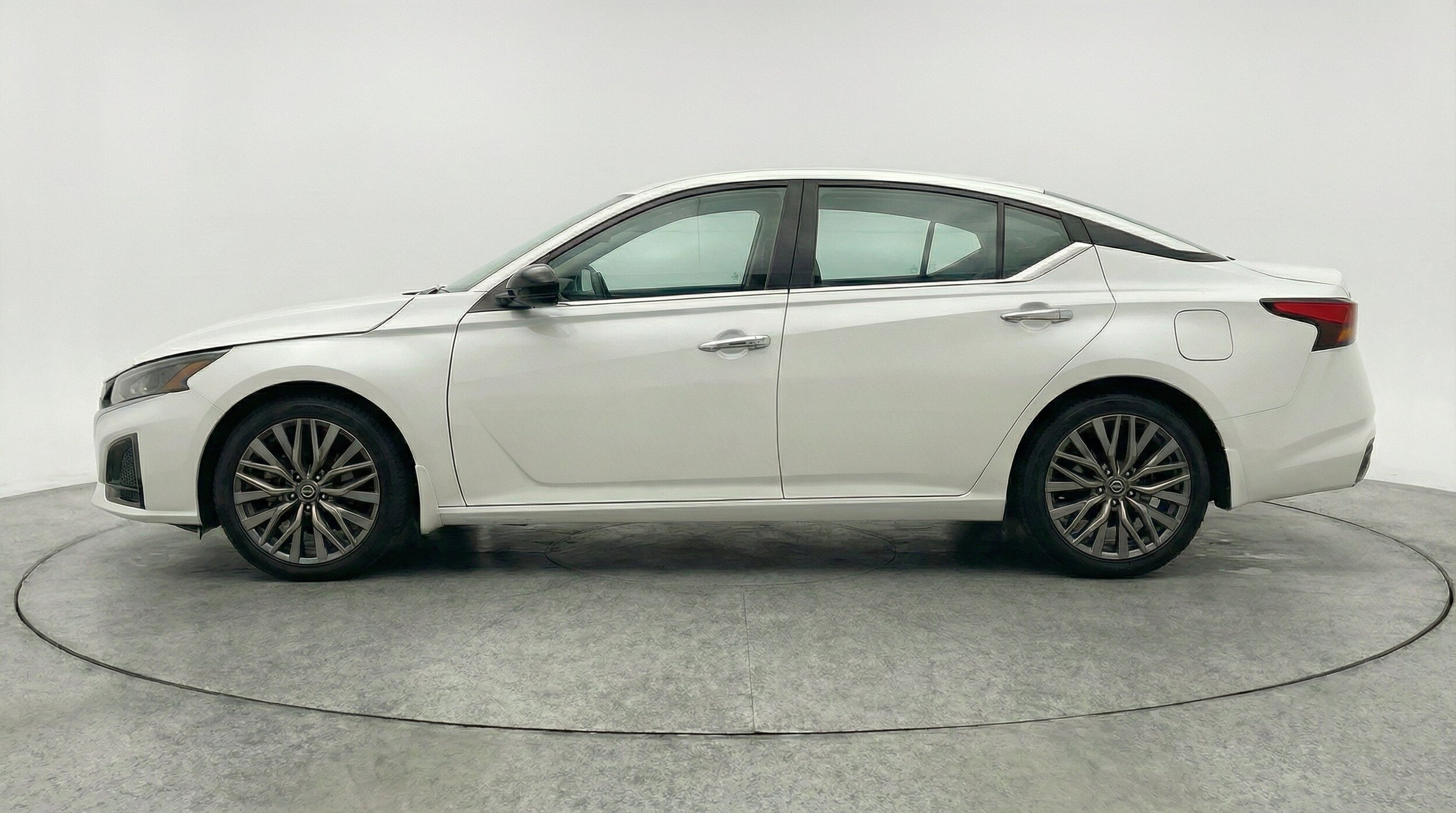 Thumbnail: 2025 Nissan Altima - 5