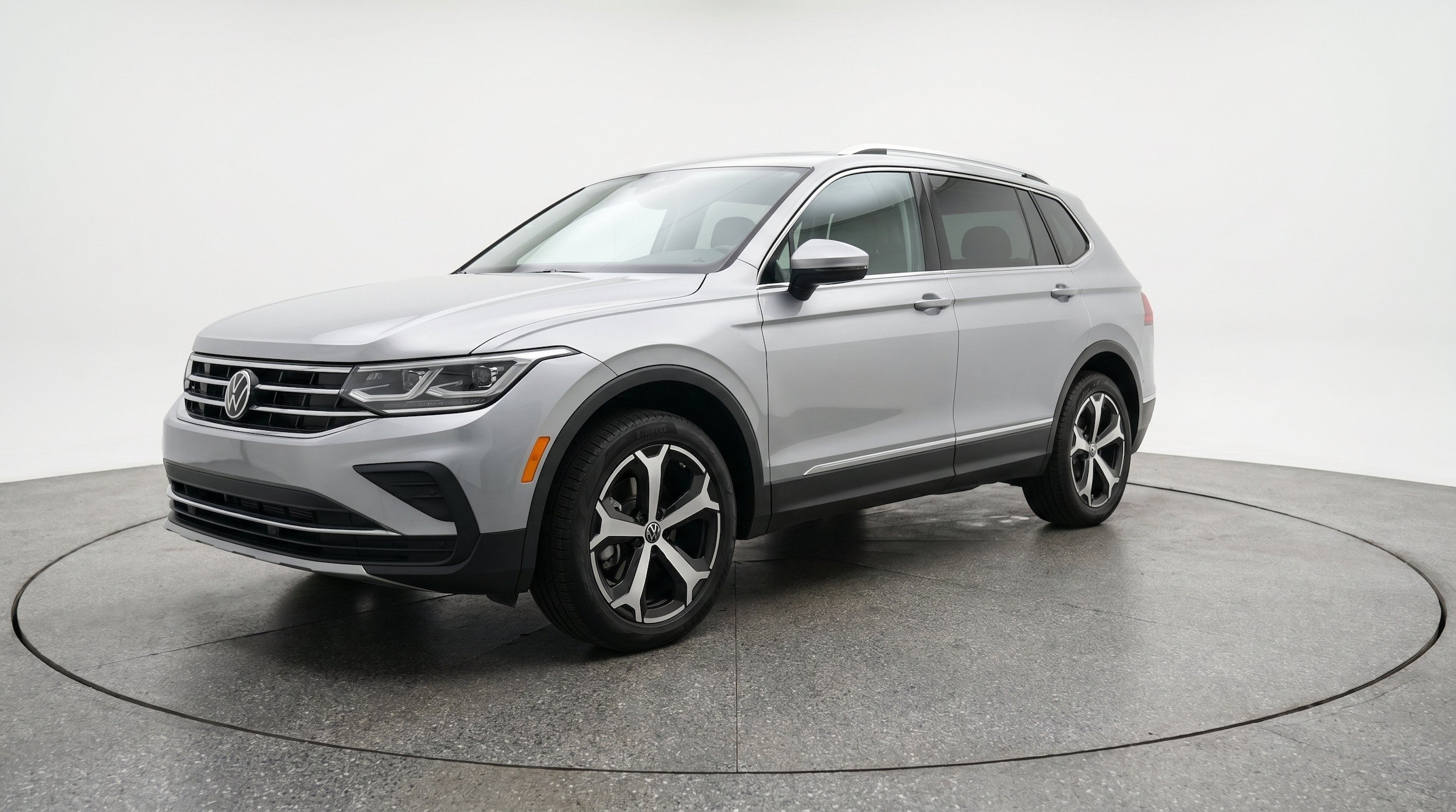 Thumbnail: 2026 Volkswagen Tiguan - 3