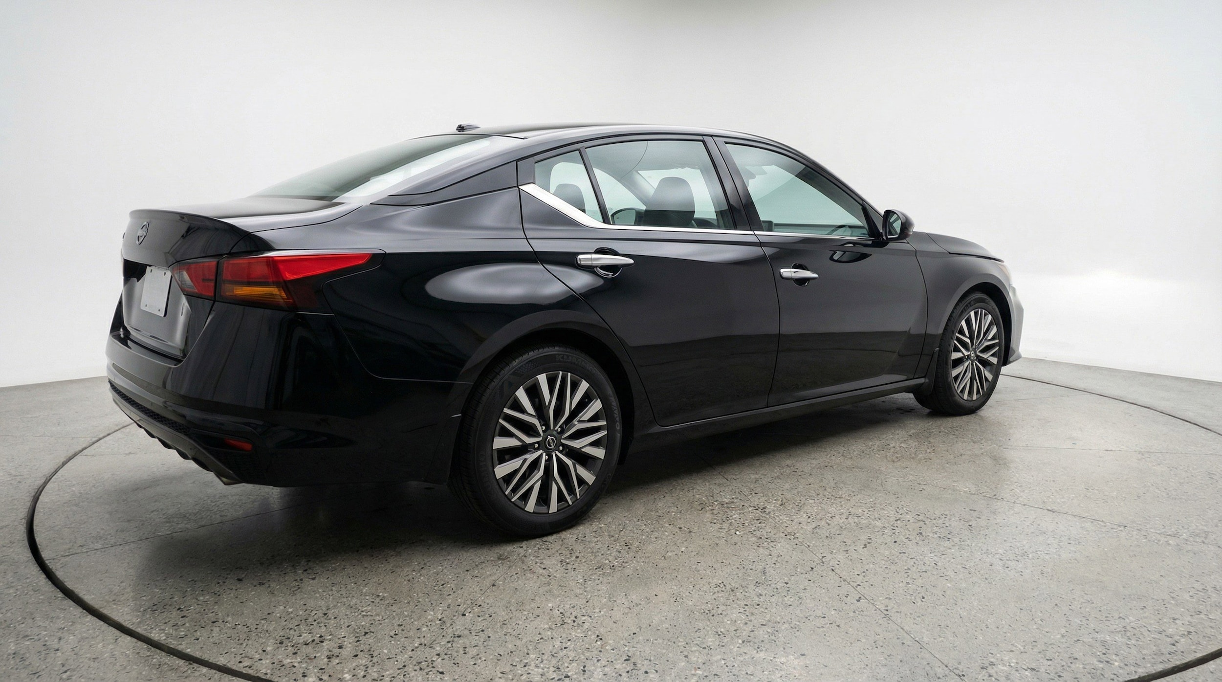 Thumbnail: 2025 Nissan Altima - 9