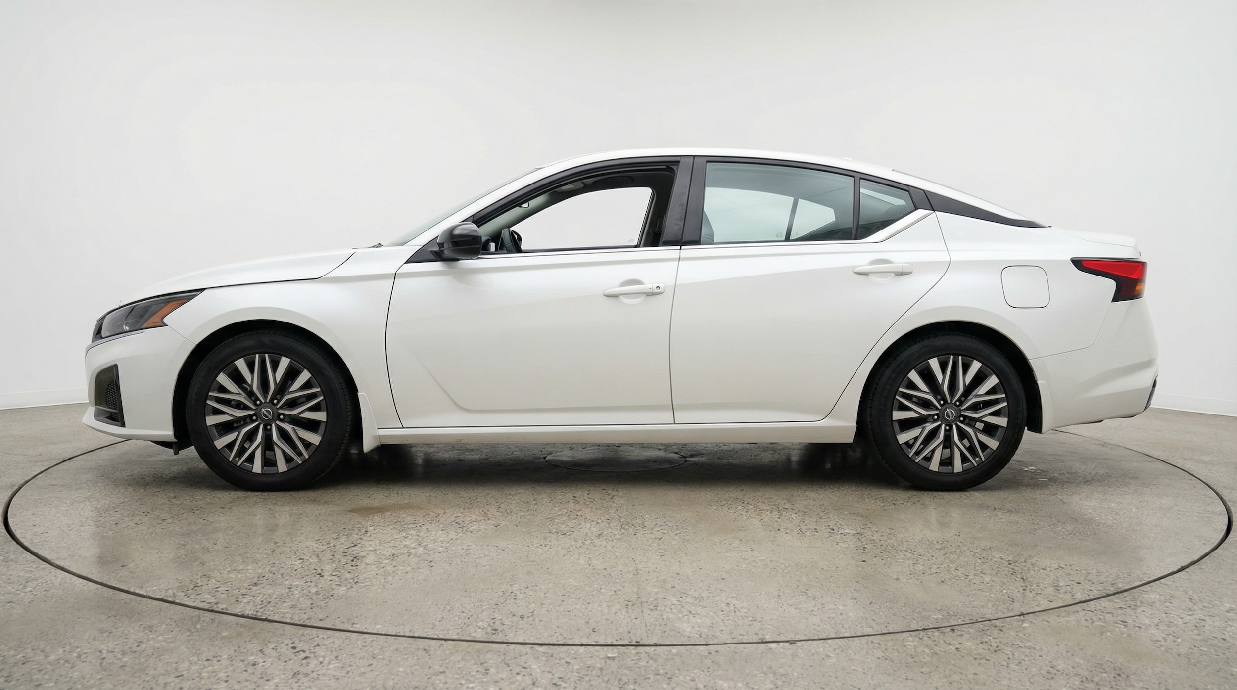 Thumbnail: 2025 Nissan Altima - 4