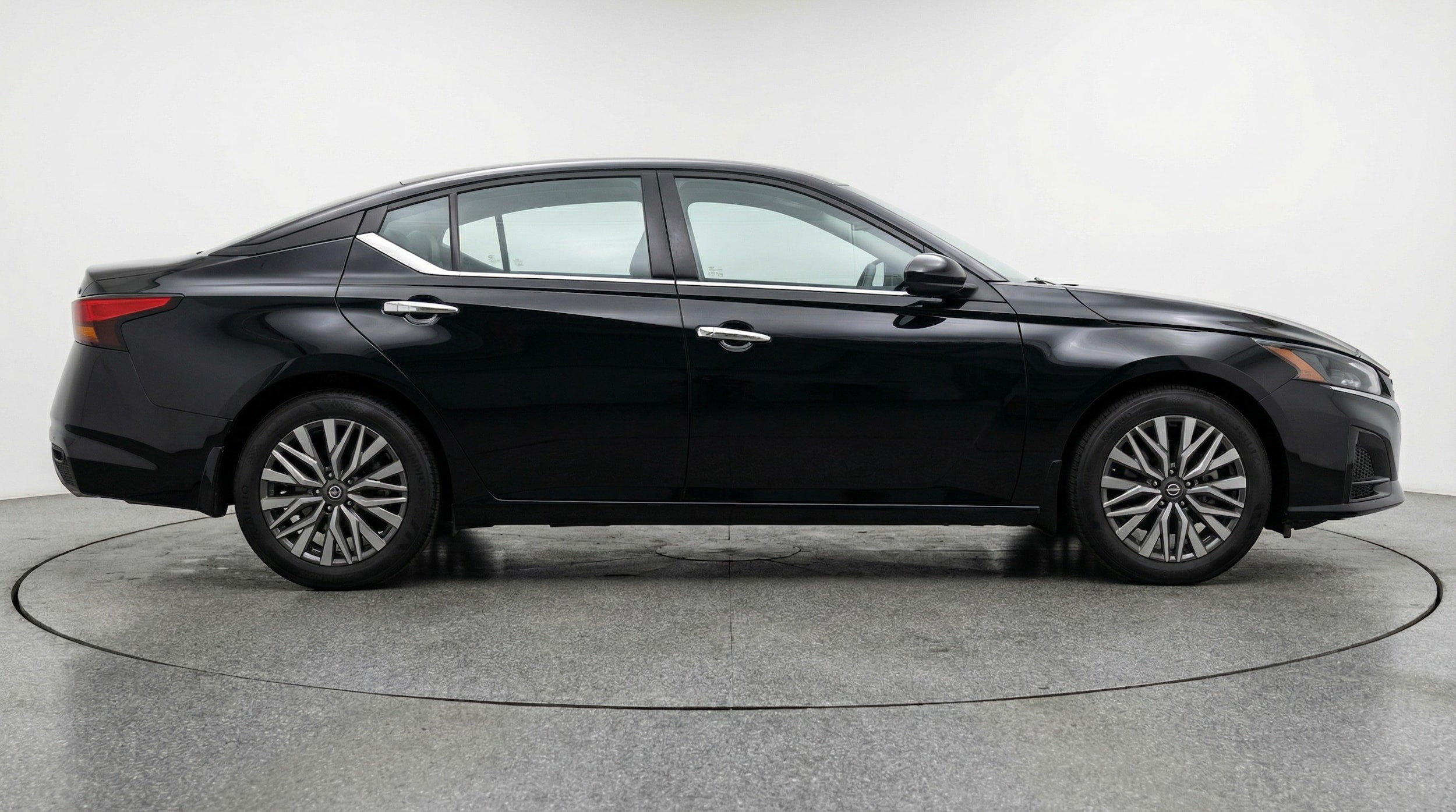 Thumbnail: 2025 Nissan Altima - 8