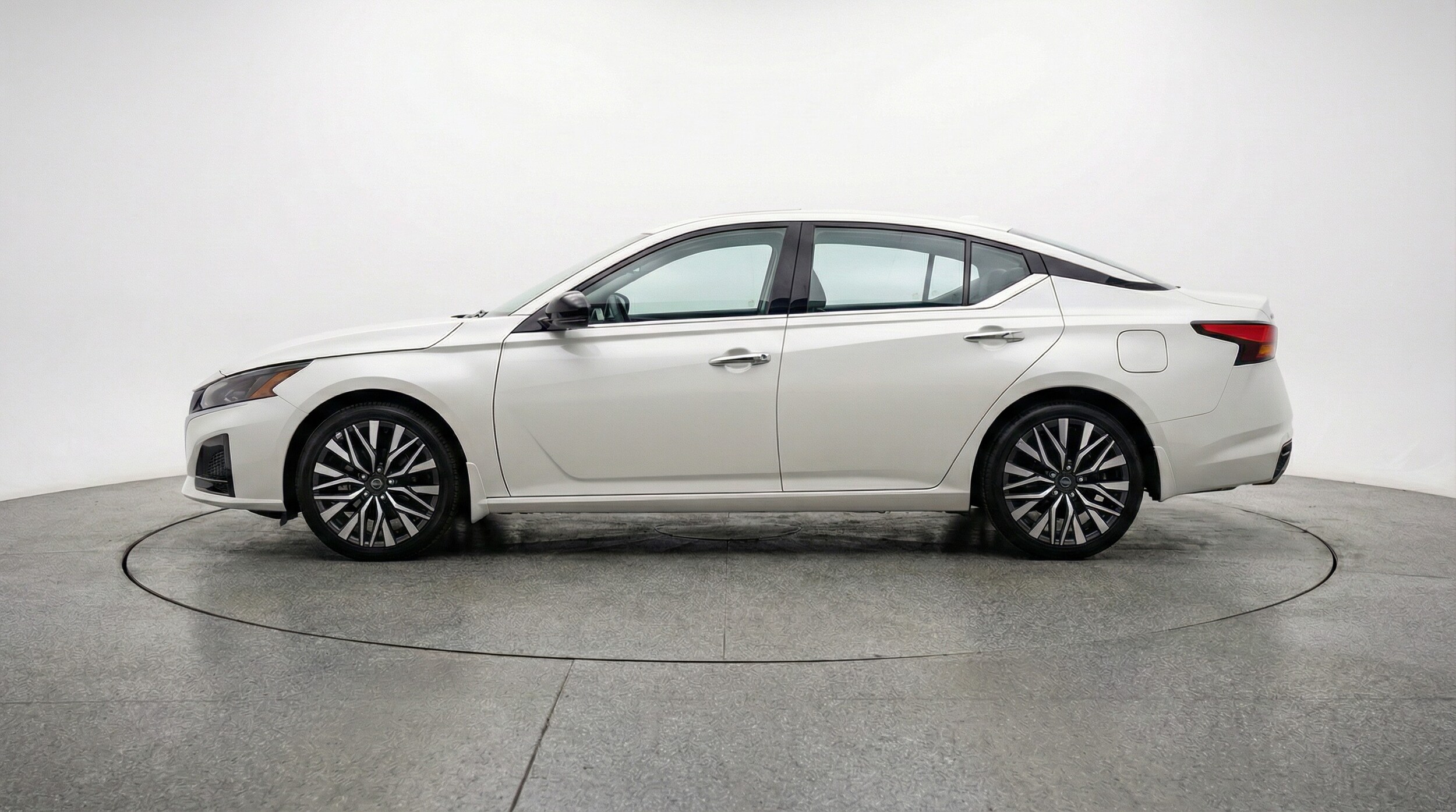 Thumbnail: 2025 Nissan Altima - 4