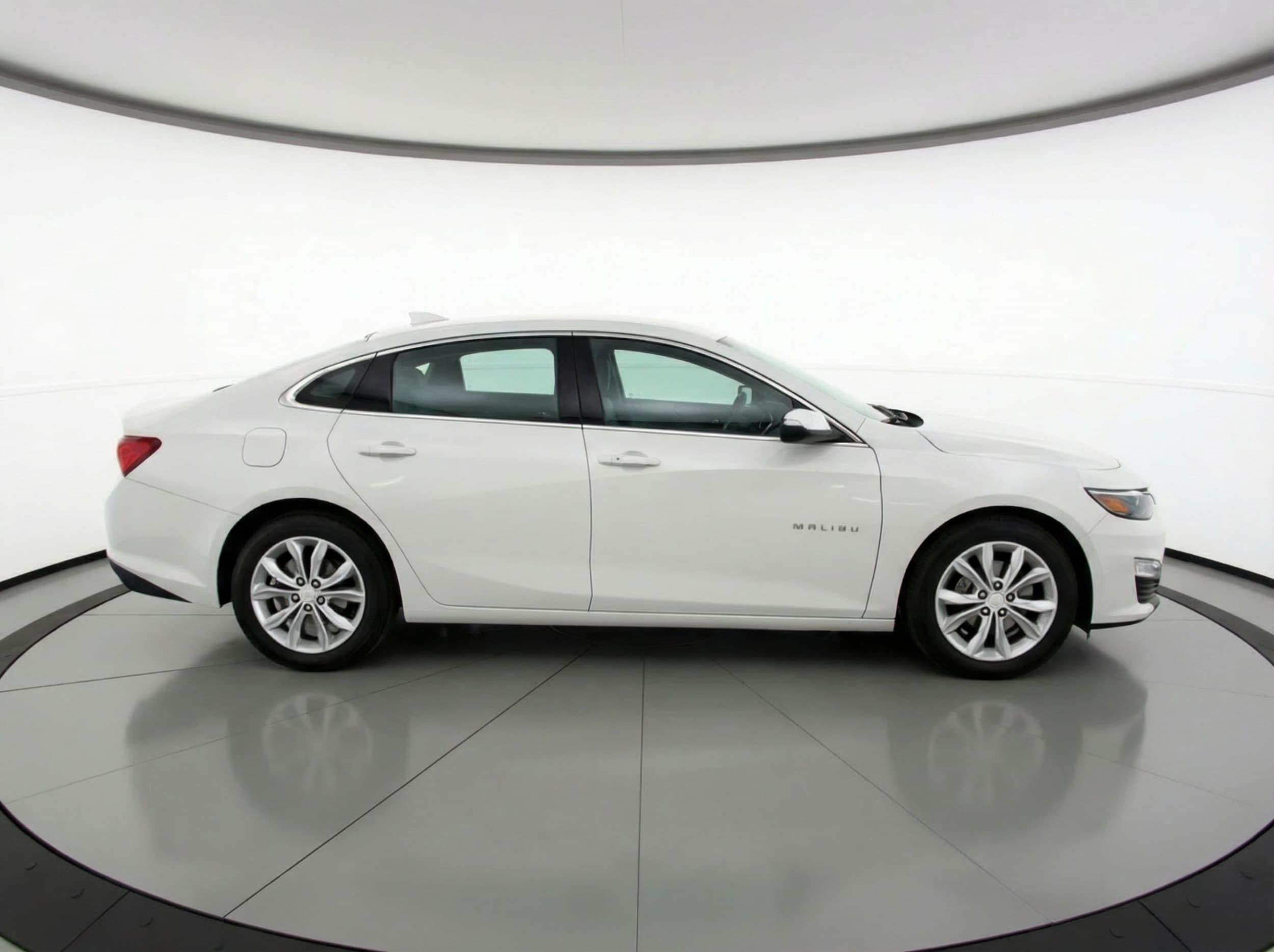 Thumbnail: 2024 Chevrolet Malibu - 8