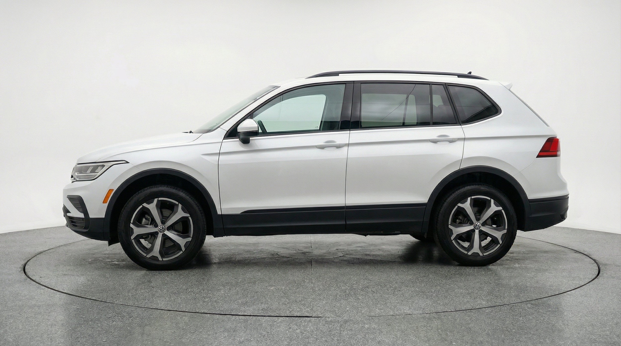 Thumbnail: 2026 Volkswagen Tiguan - 5