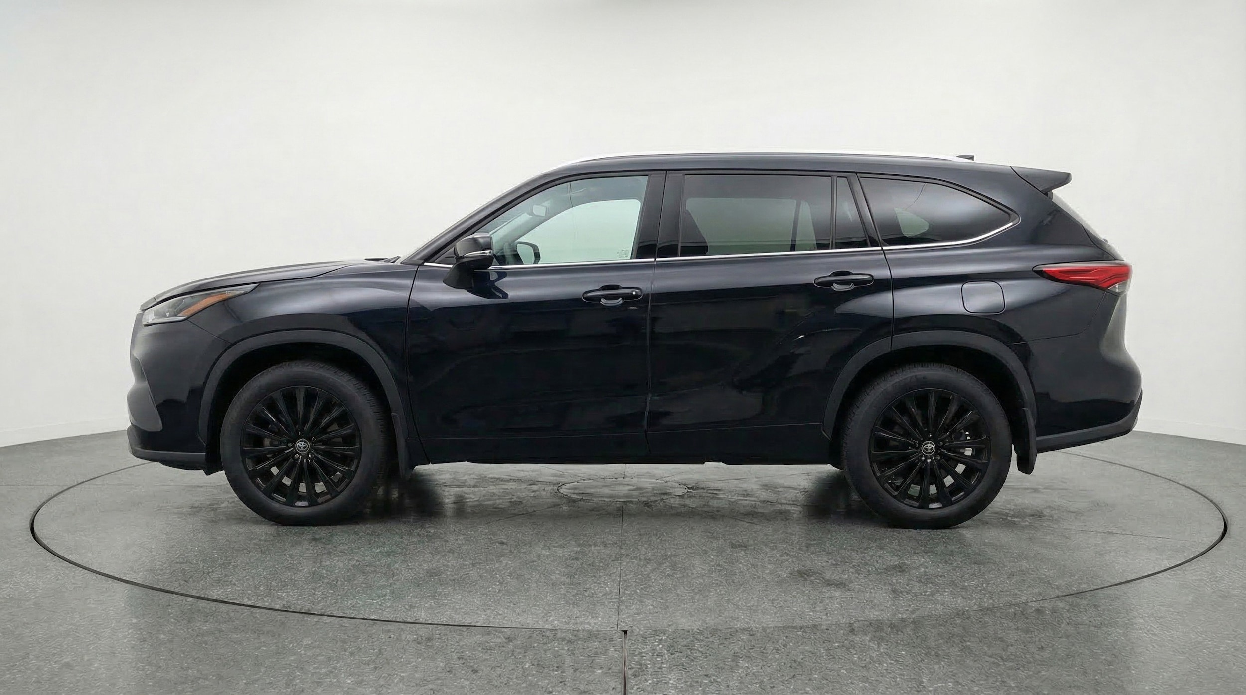 Thumbnail: 2025 Toyota Highlander - 5