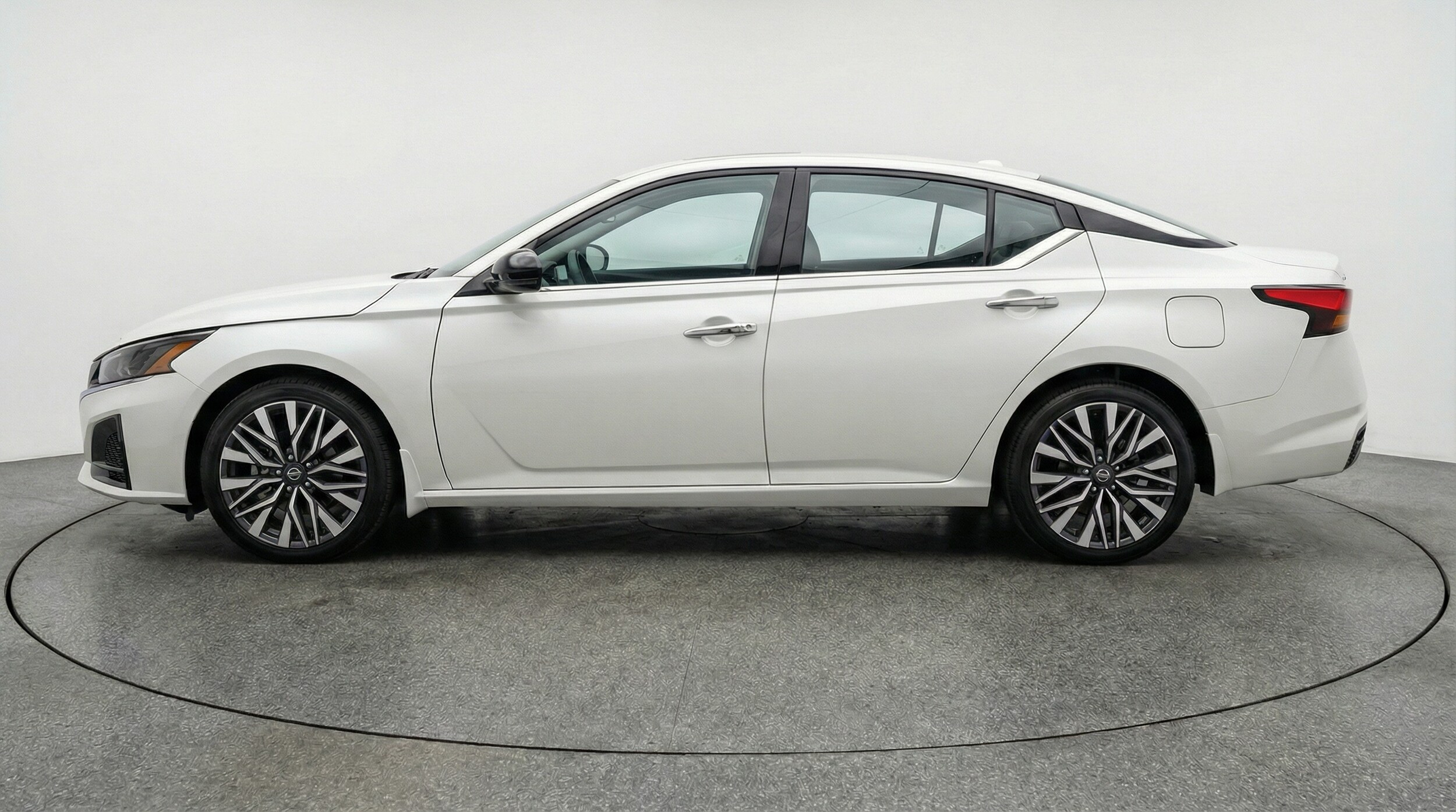 Thumbnail: 2025 Nissan Altima - 4