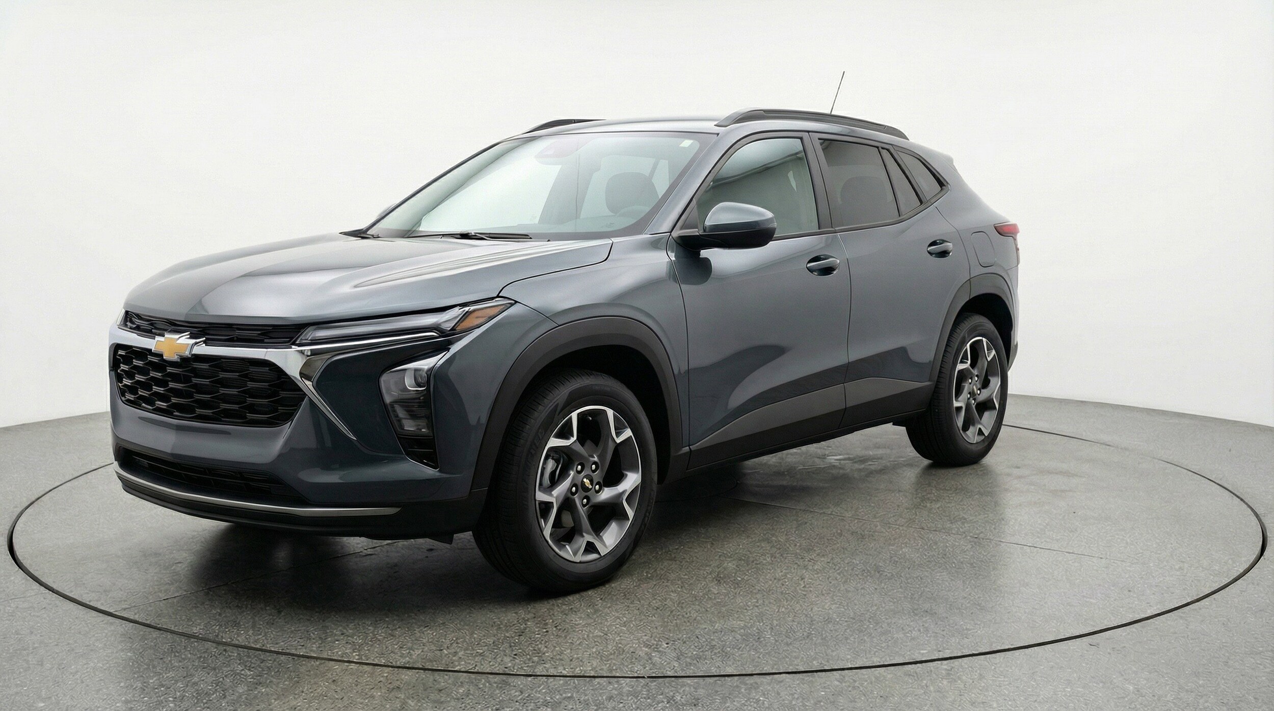 Thumbnail: 2025 Chevrolet Trax - 3