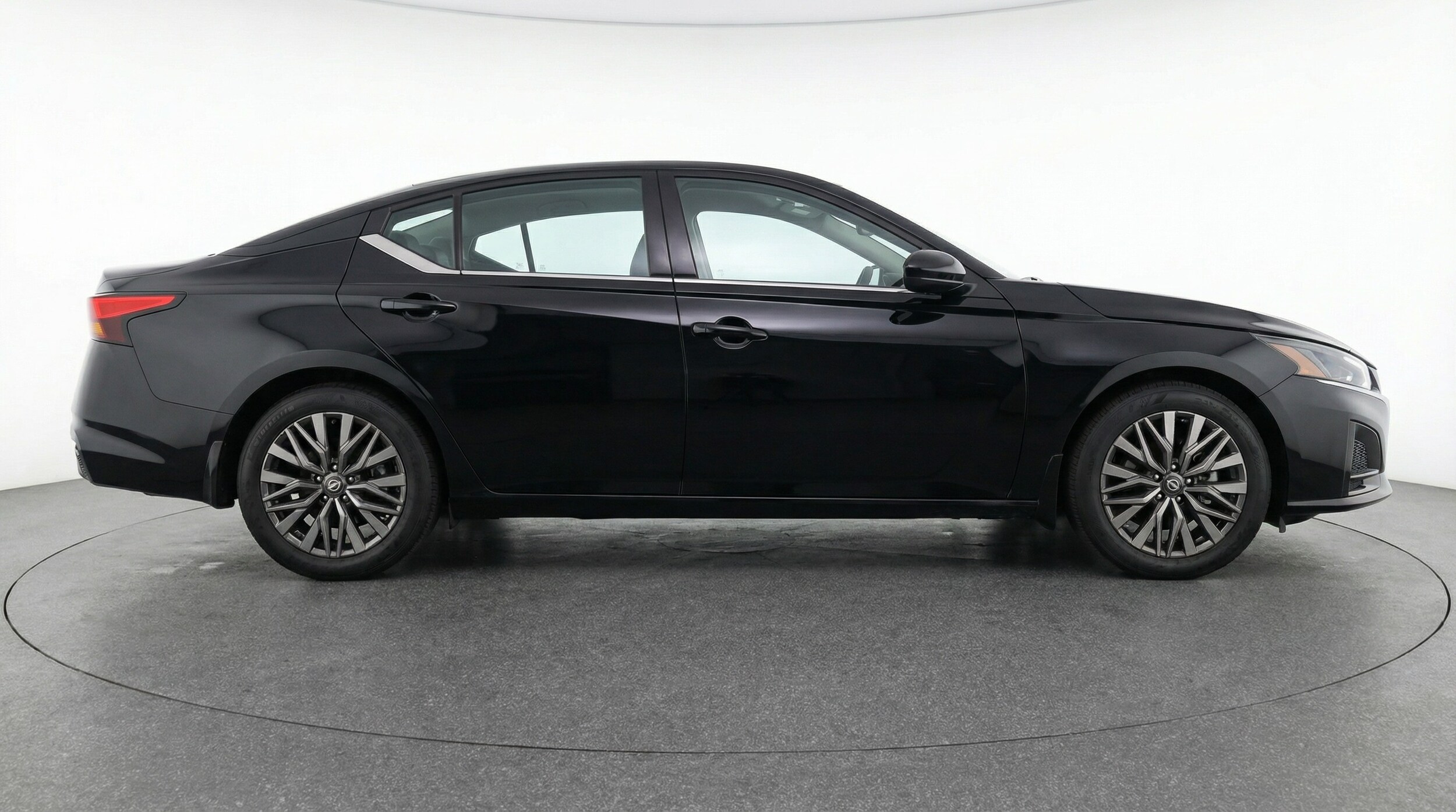 Thumbnail: 2025 Nissan Altima - 8