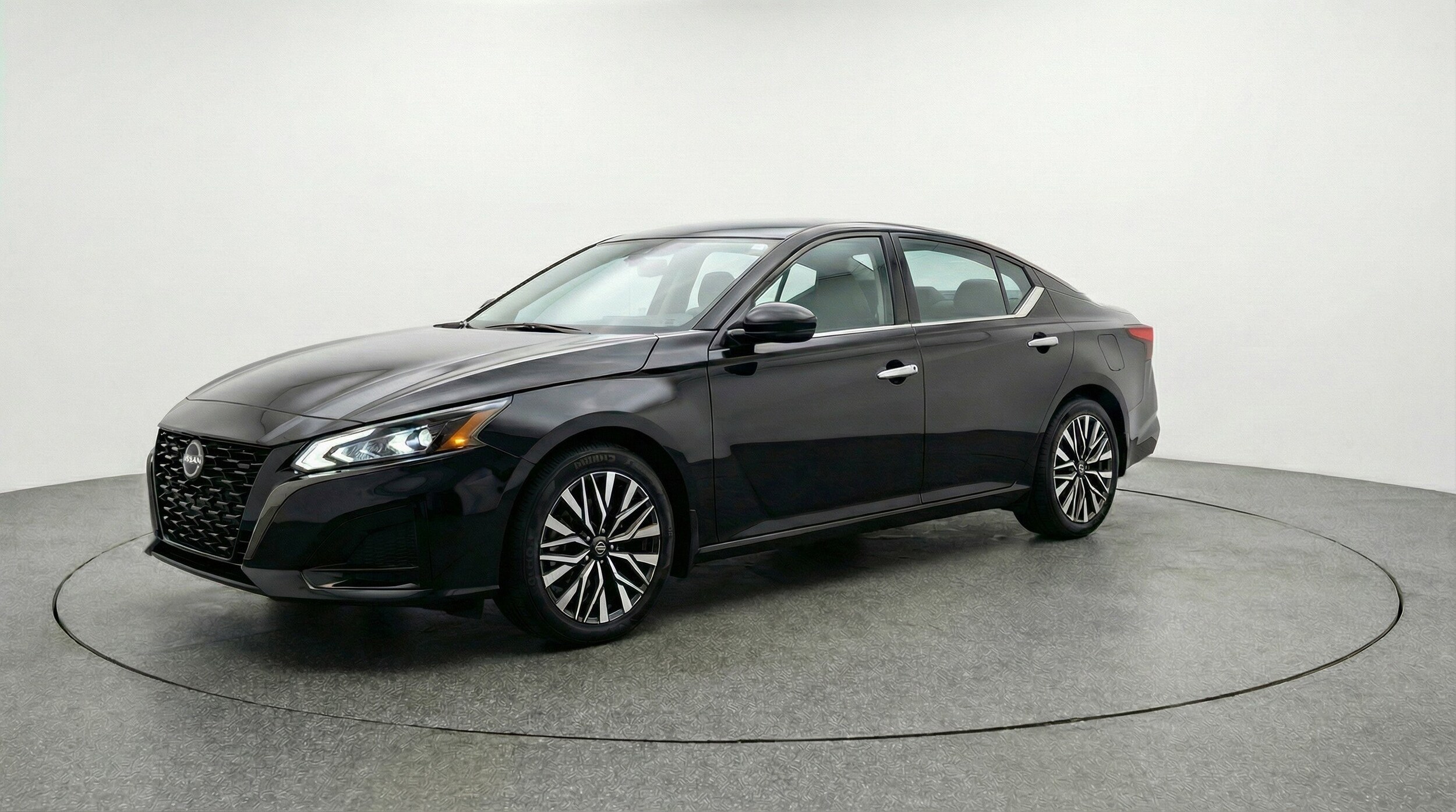 Thumbnail: 2025 Nissan Altima - 3