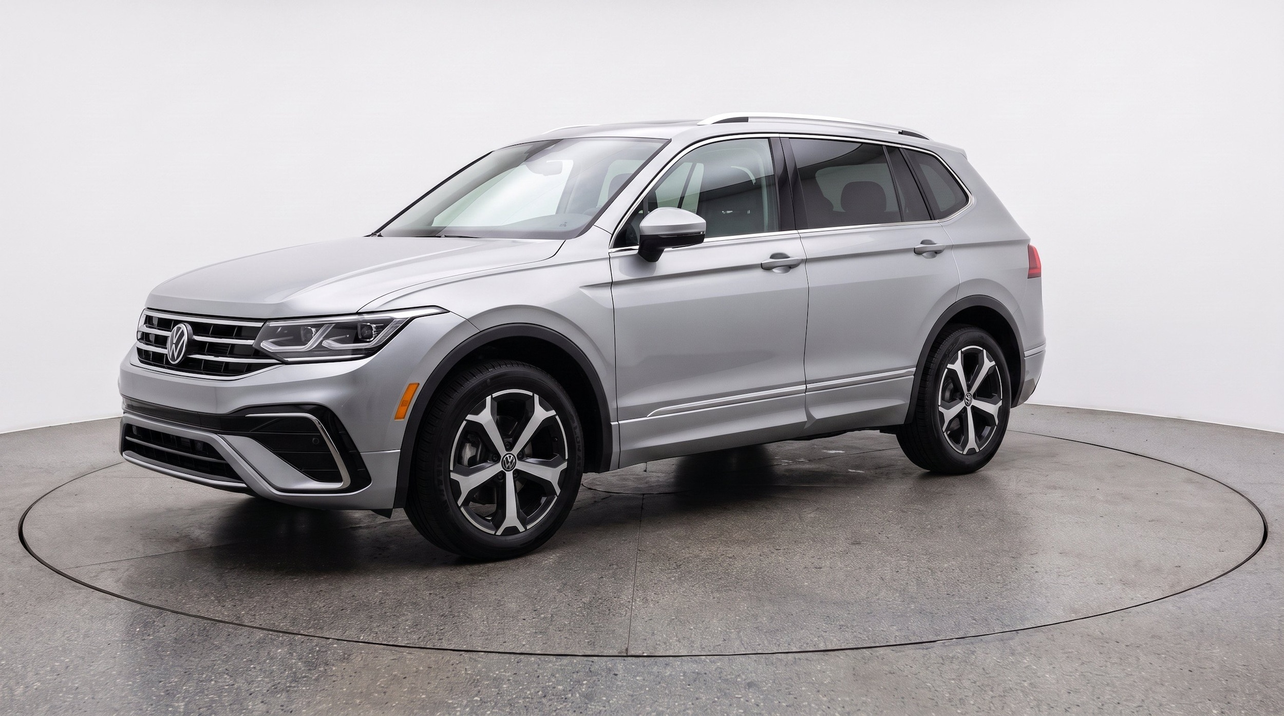 Thumbnail: 2026 Volkswagen Tiguan - 3