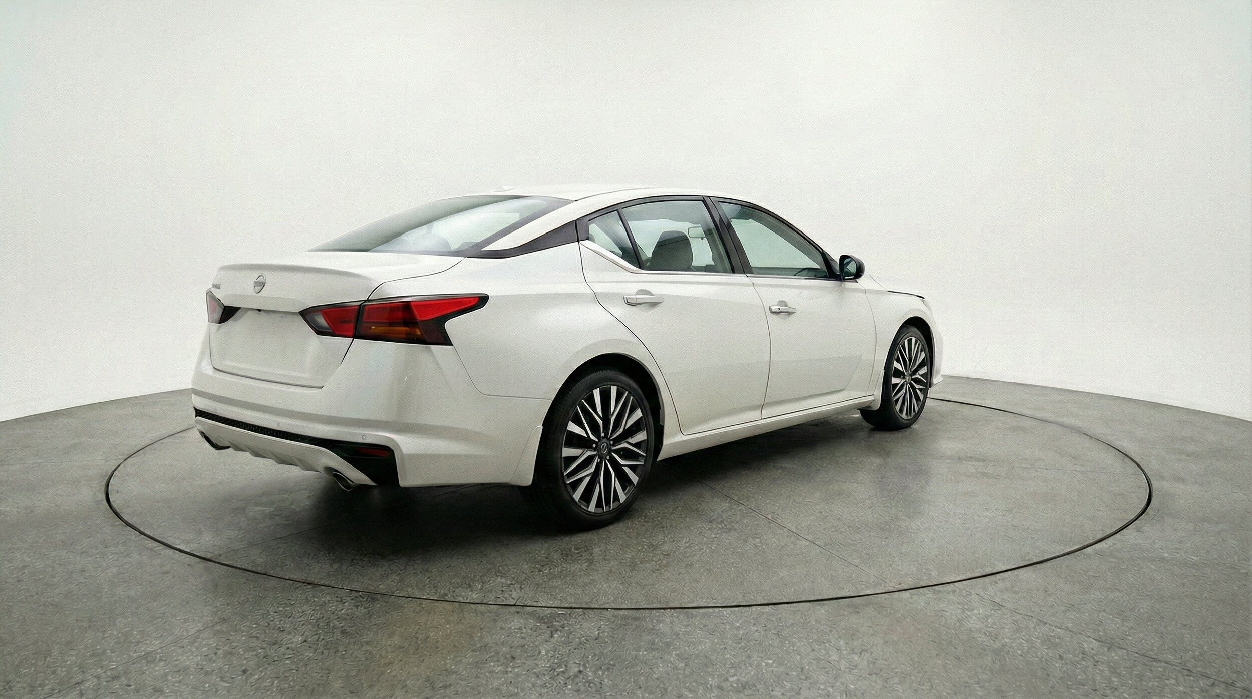 Thumbnail: 2025 Nissan Altima - 9