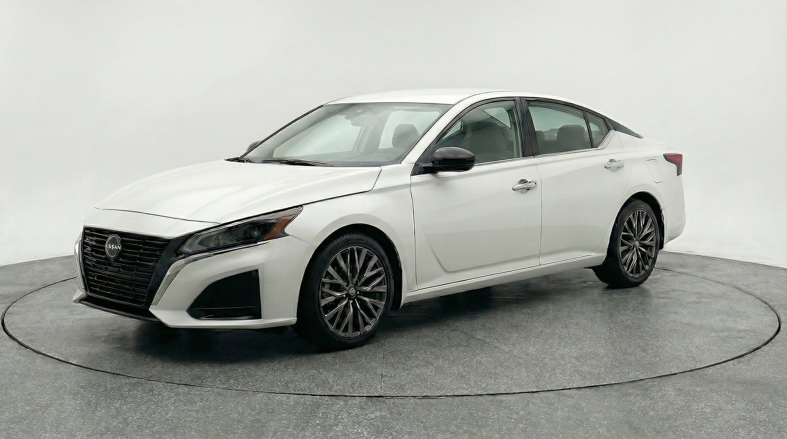 Thumbnail: 2025 Nissan Altima - 3