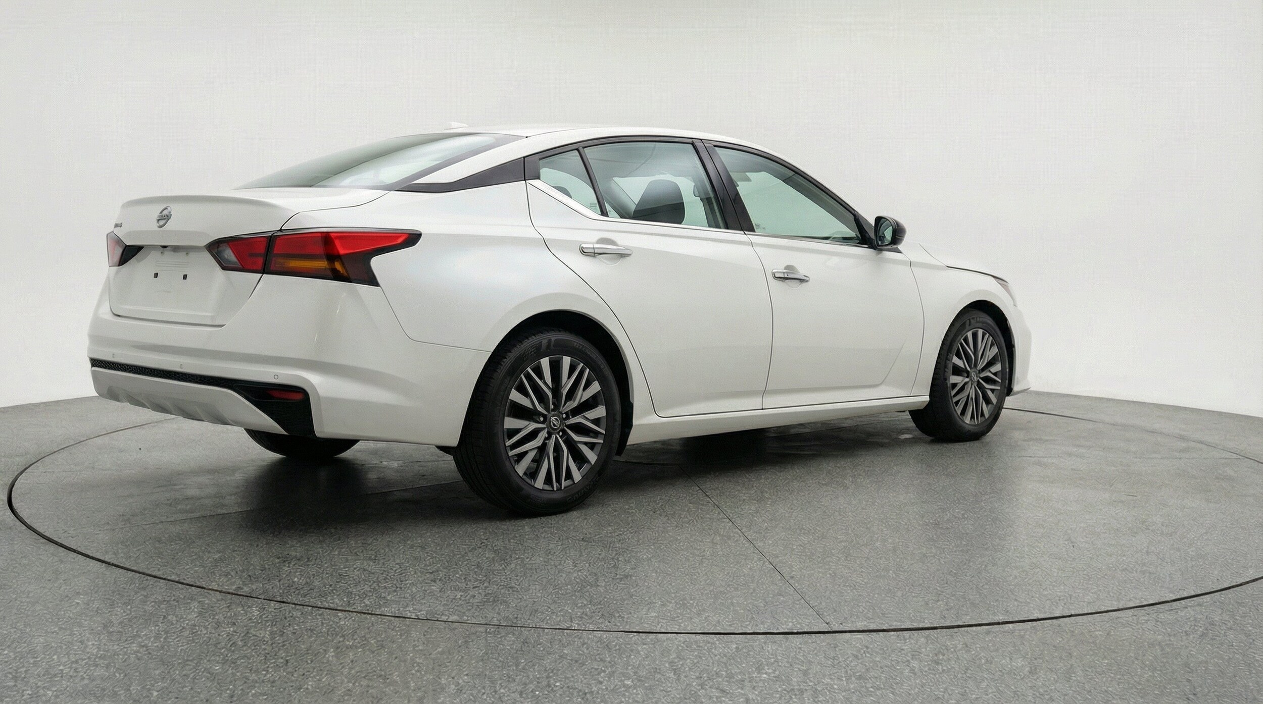 Thumbnail: 2025 Nissan Altima - 9