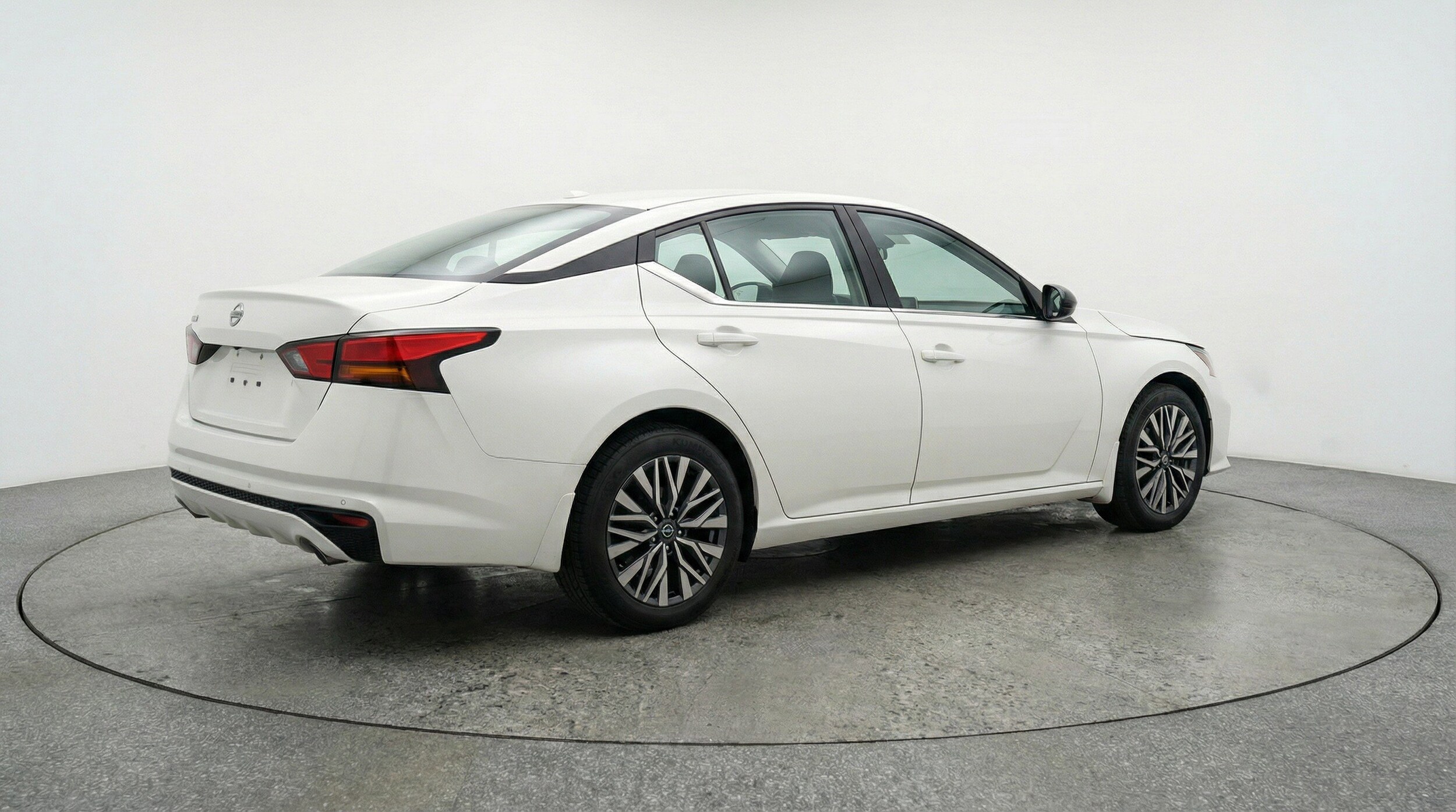 Thumbnail: 2025 Nissan Altima - 9