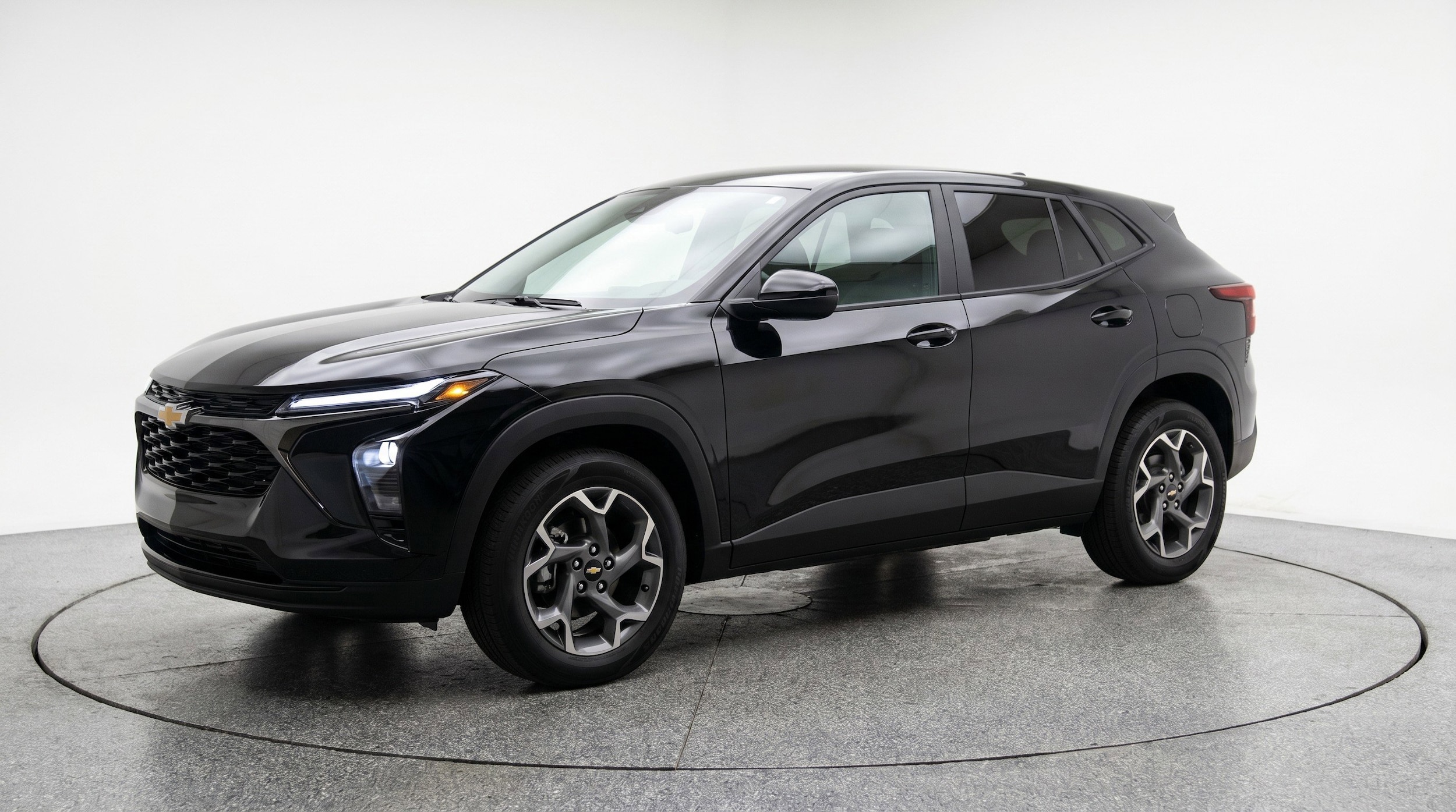 Thumbnail: 2025 Chevrolet Trax - 3
