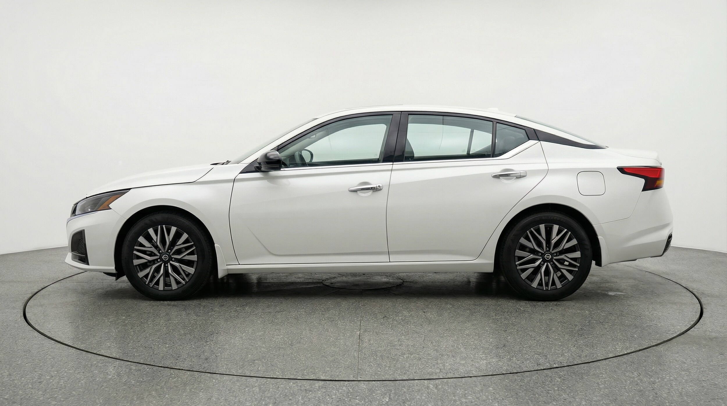 Thumbnail: 2025 Nissan Altima - 4