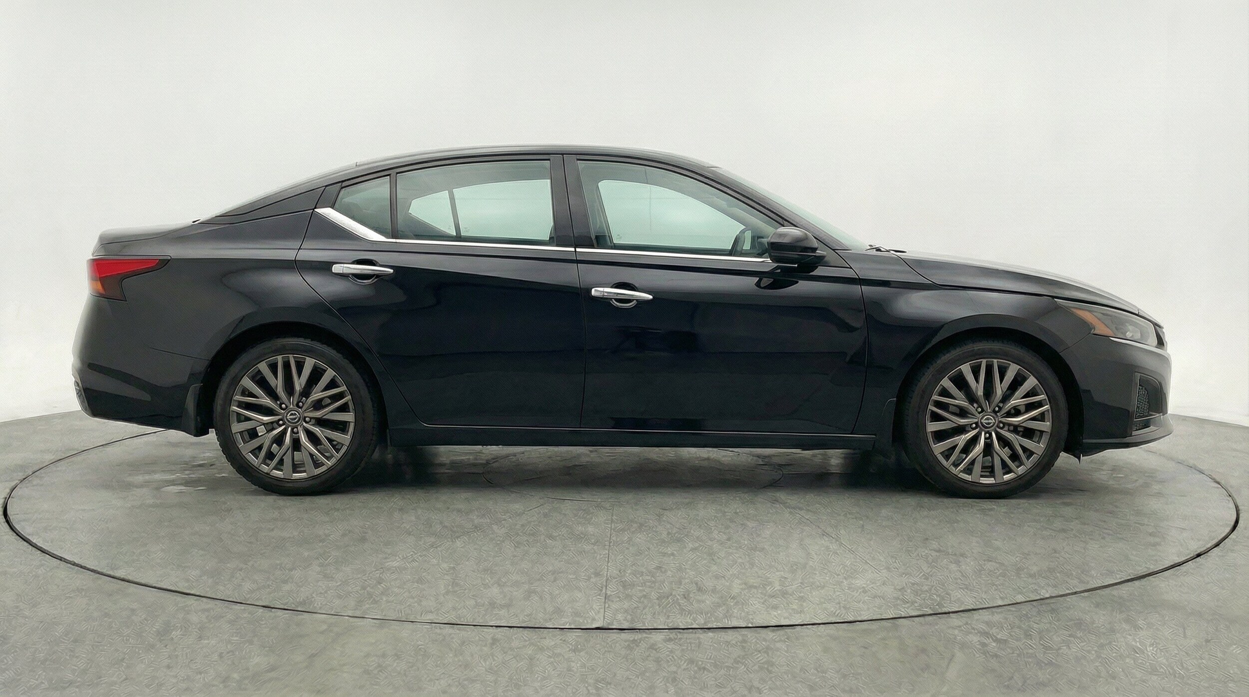 Thumbnail: 2025 Nissan Altima - 11