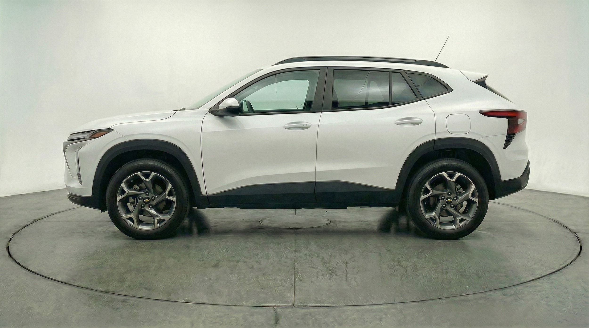 Thumbnail: 2025 Chevrolet Trax - 4