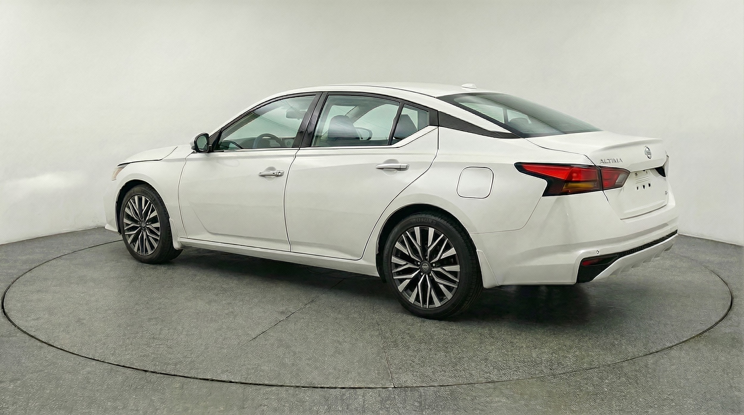 Thumbnail: 2025 Nissan Altima - 5