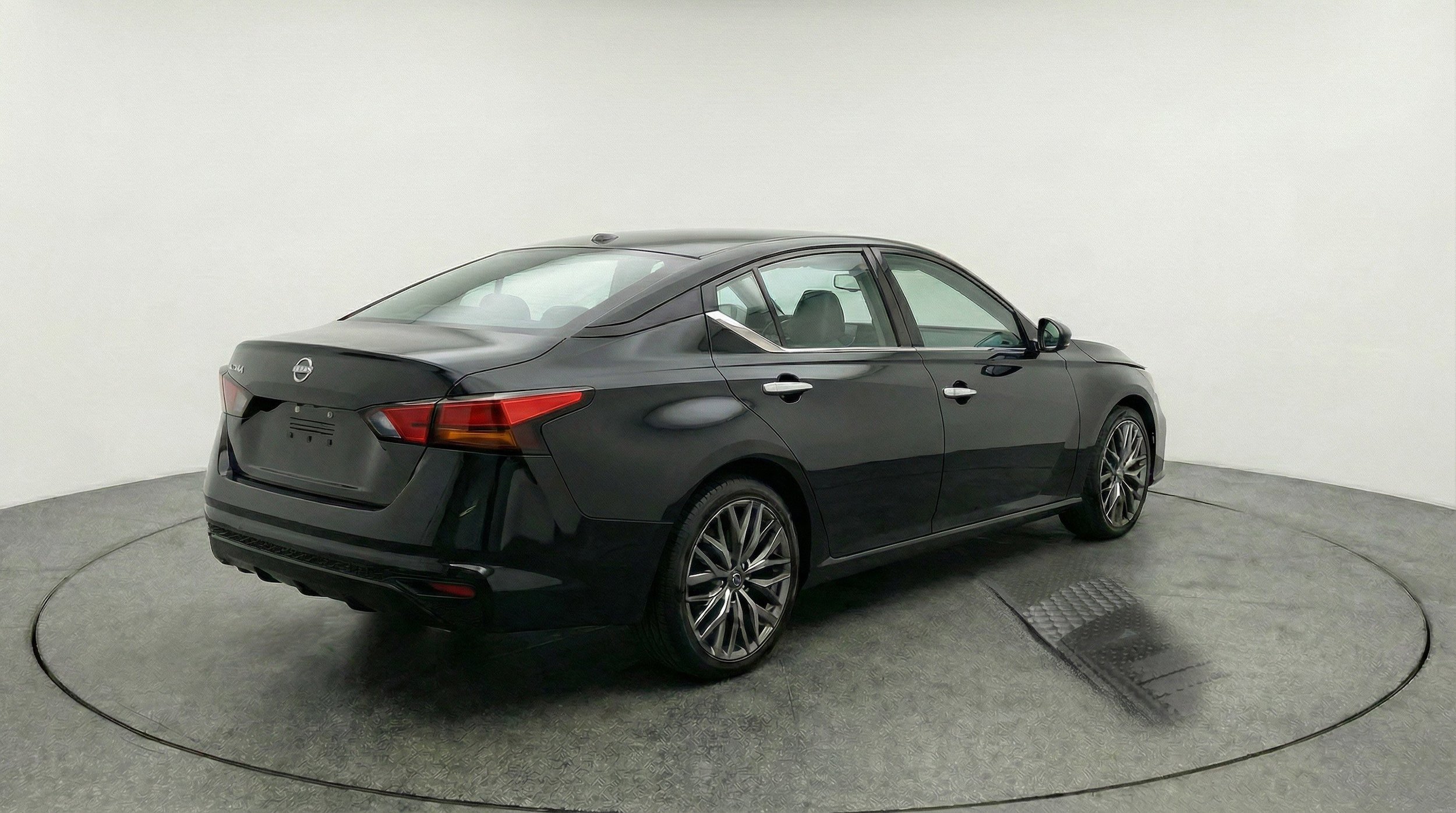 Thumbnail: 2025 Nissan Altima - 9