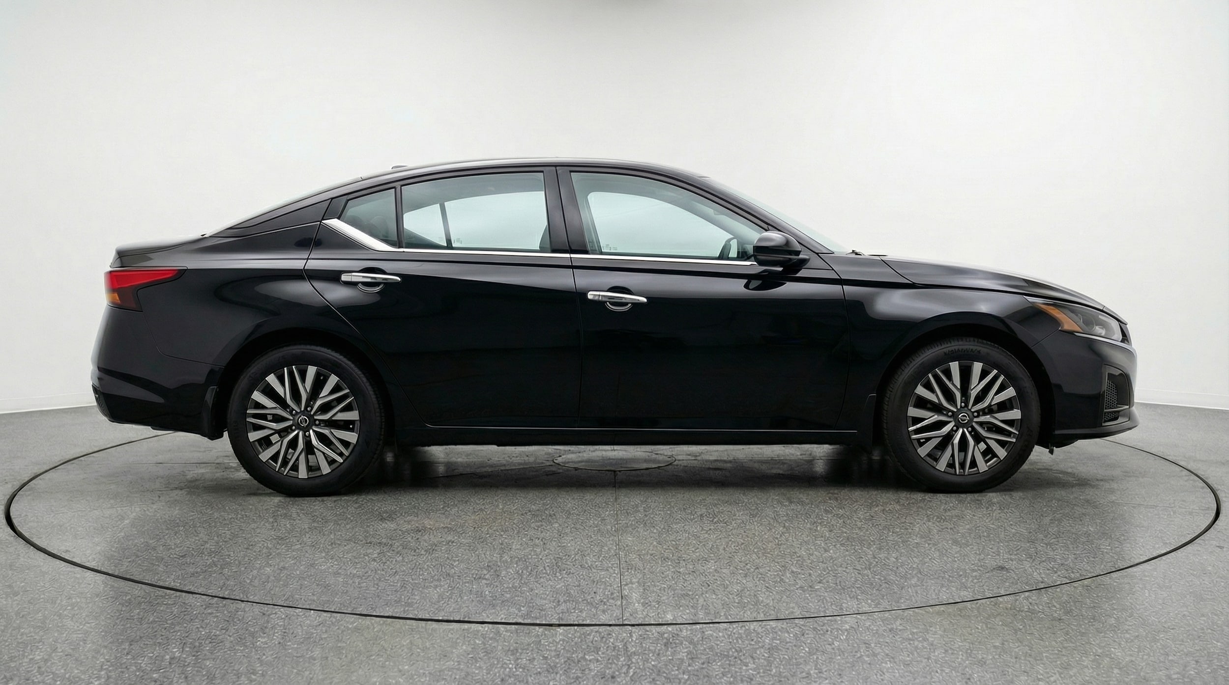 Thumbnail: 2025 Nissan Altima - 8