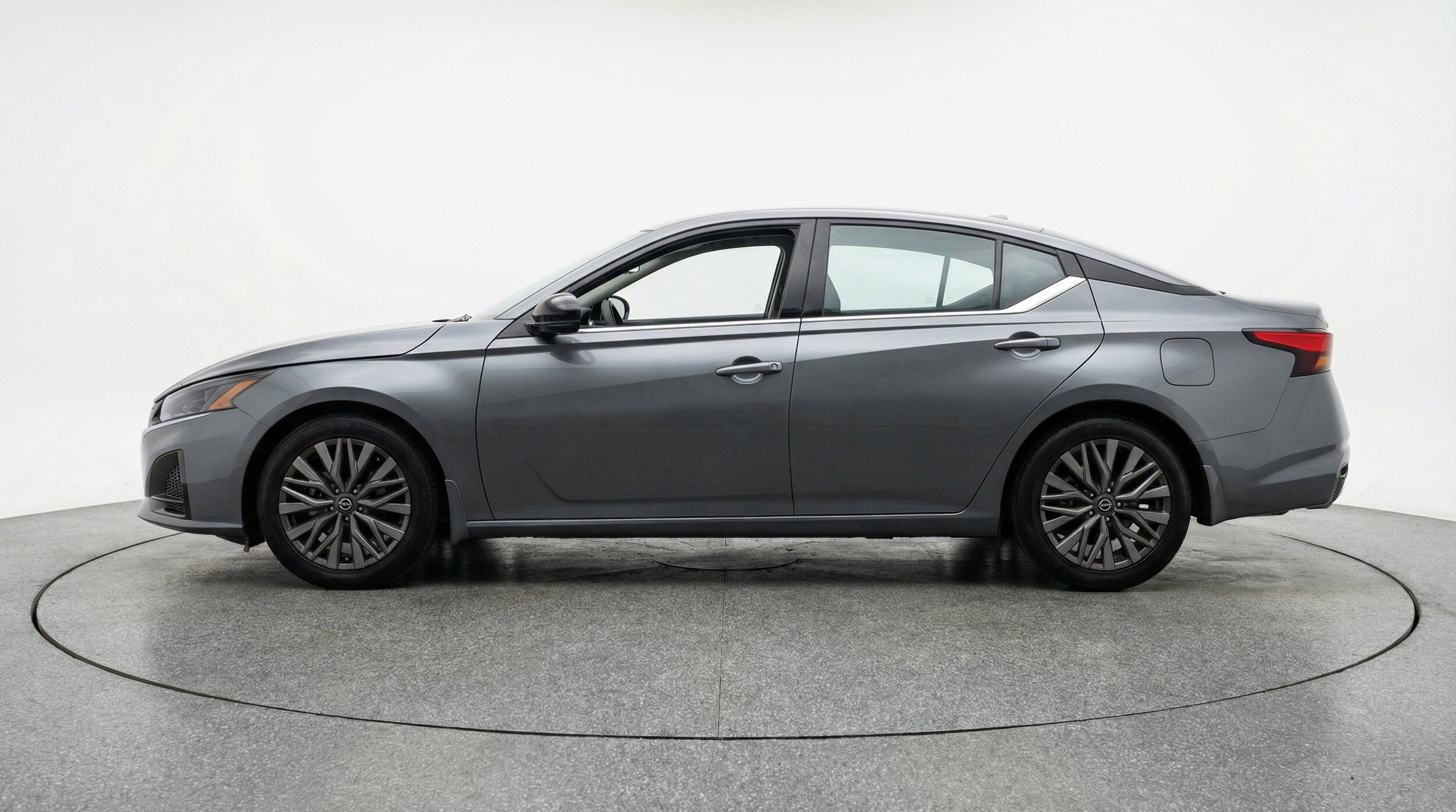 Thumbnail: 2025 Nissan Altima - 5