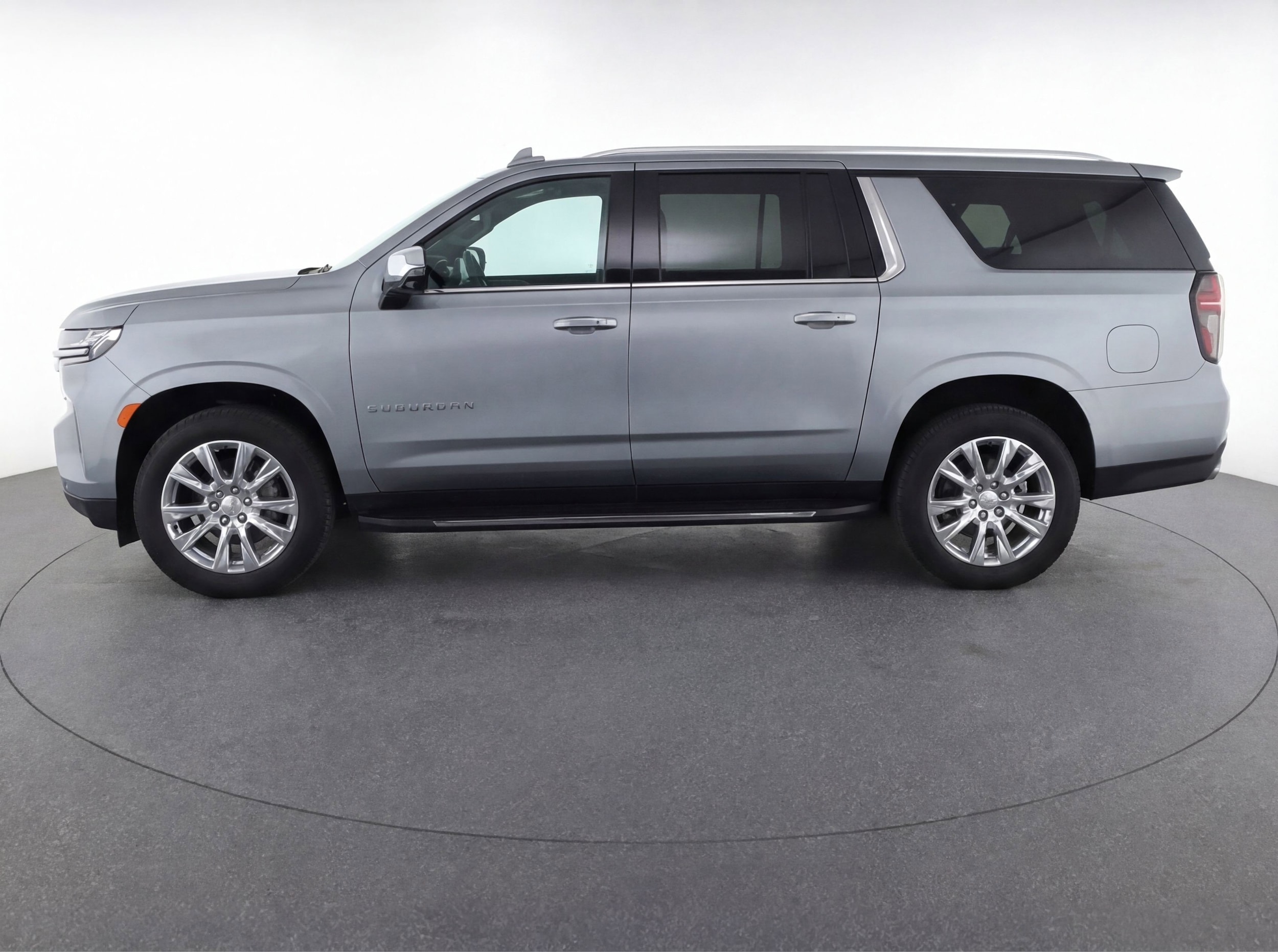 Thumbnail: 2023 Chevrolet Suburban - 5