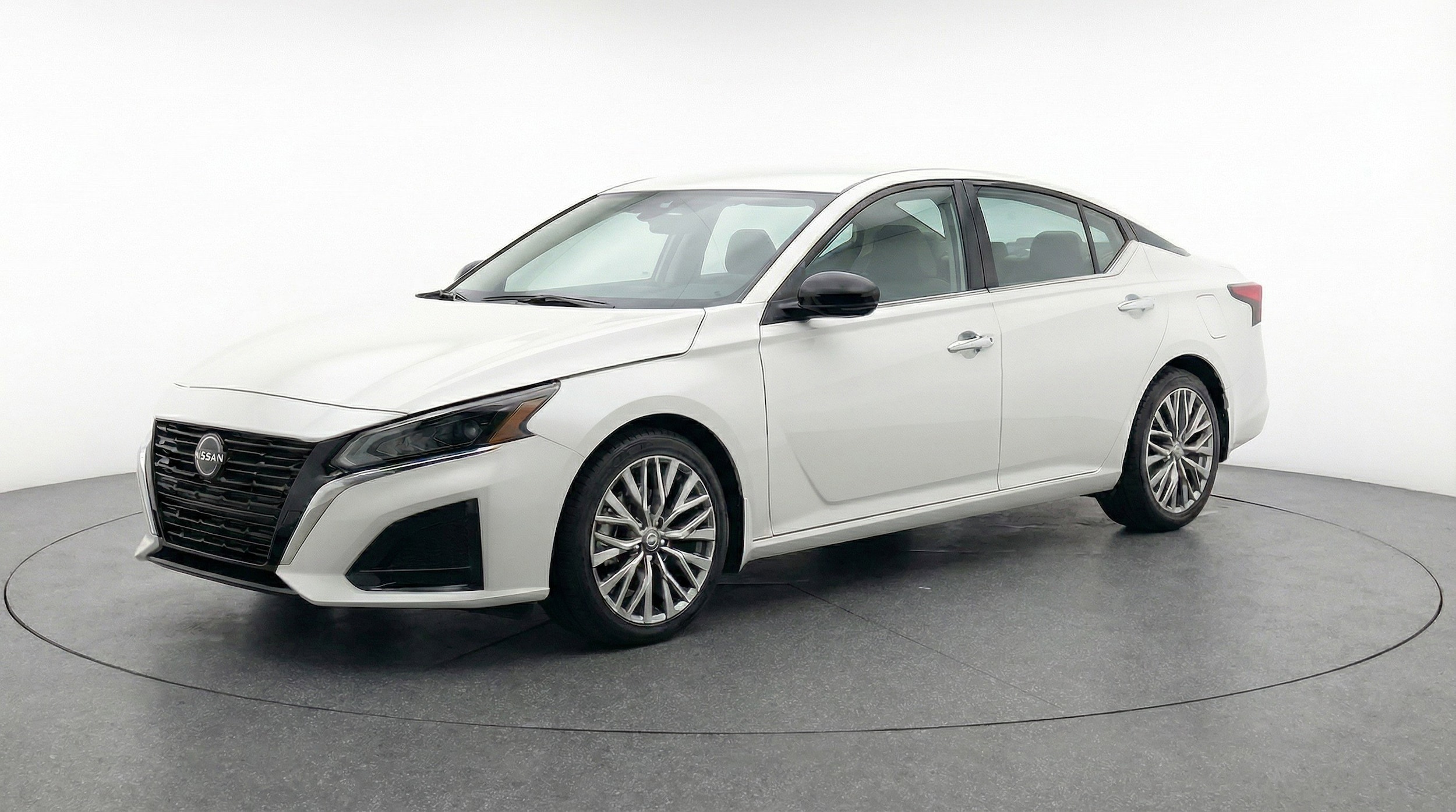 Thumbnail: 2025 Nissan Altima - 3