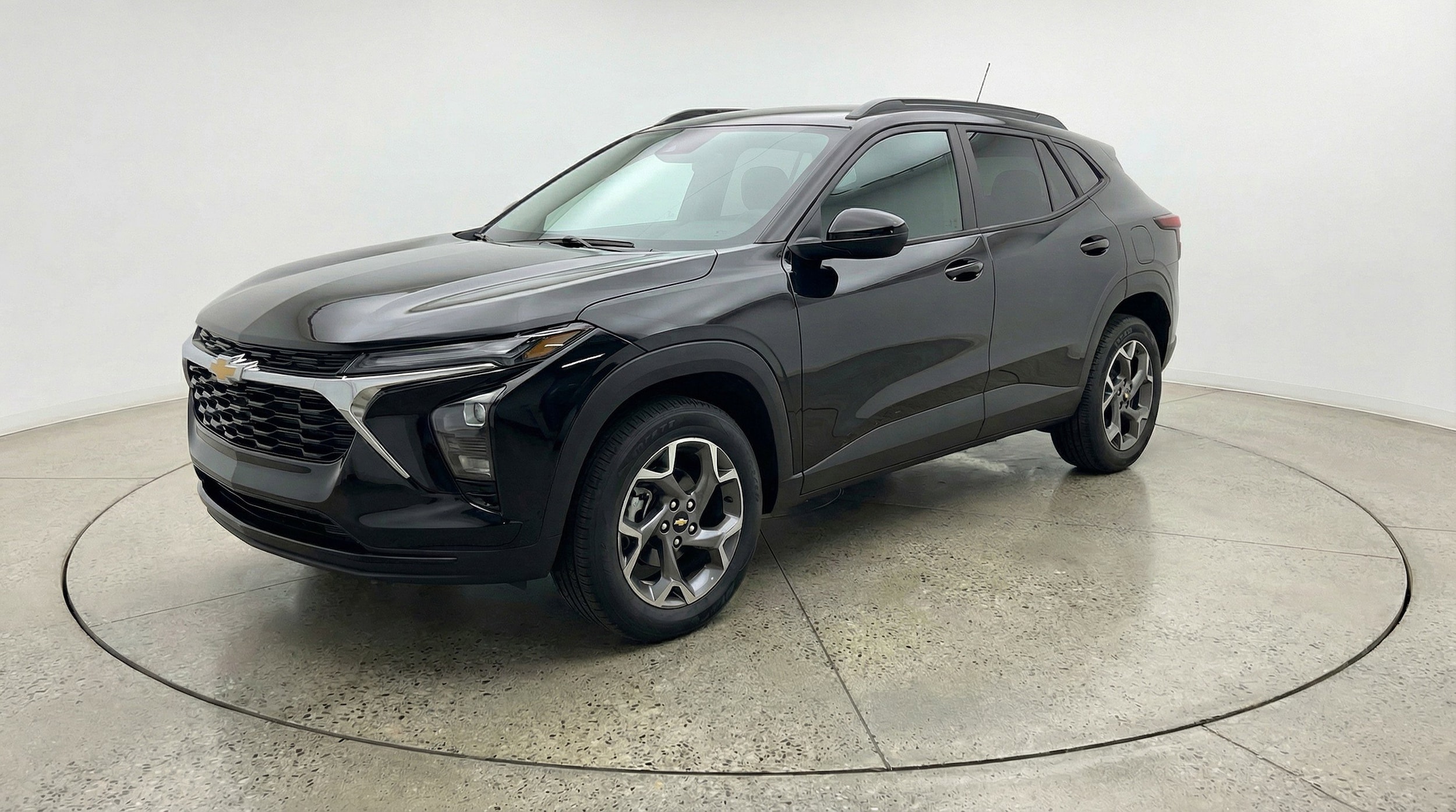 Thumbnail: 2025 Chevrolet Trax - 3