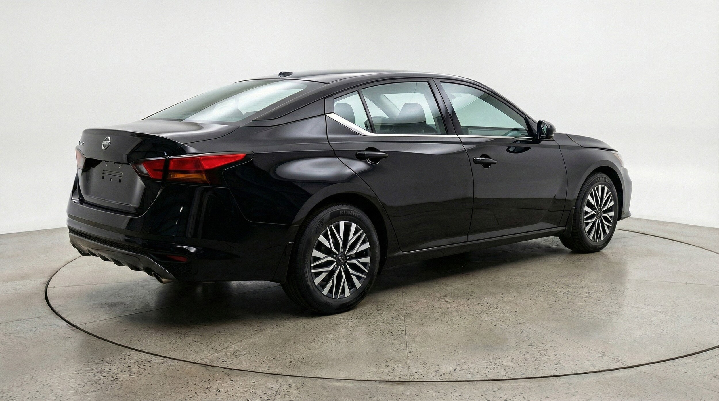 Thumbnail: 2025 Nissan Altima - 9