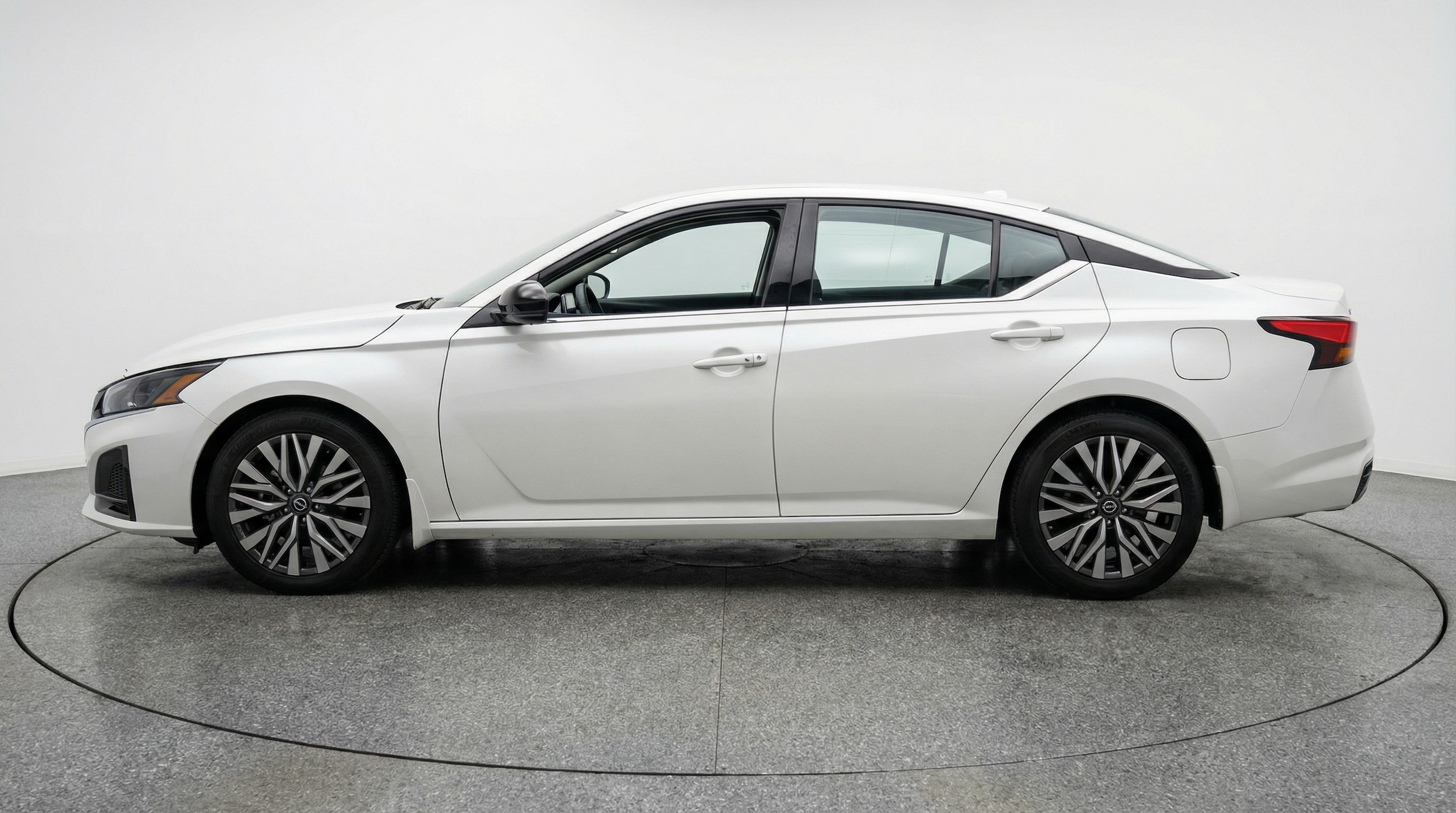 Thumbnail: 2025 Nissan Altima - 4