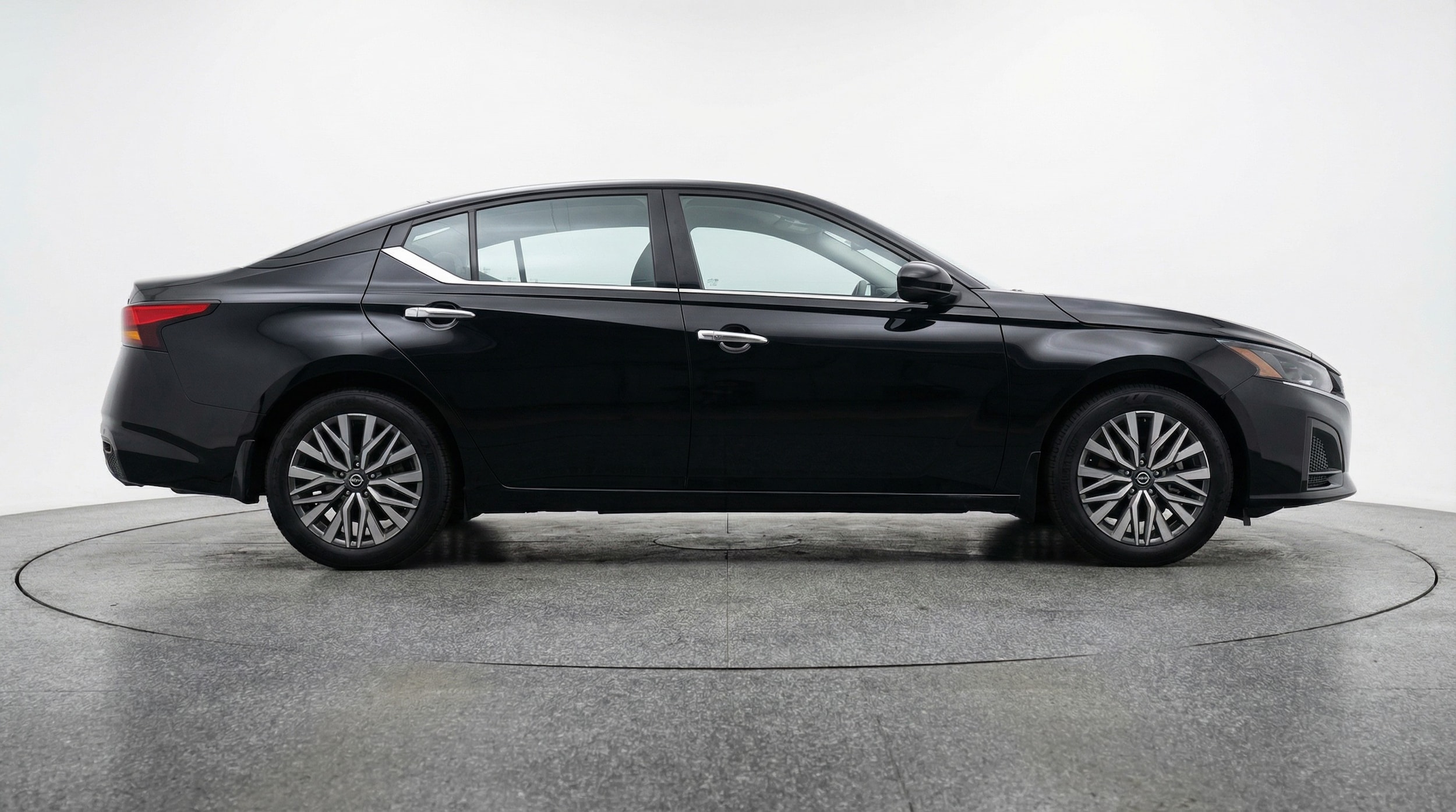 Thumbnail: 2025 Nissan Altima - 8