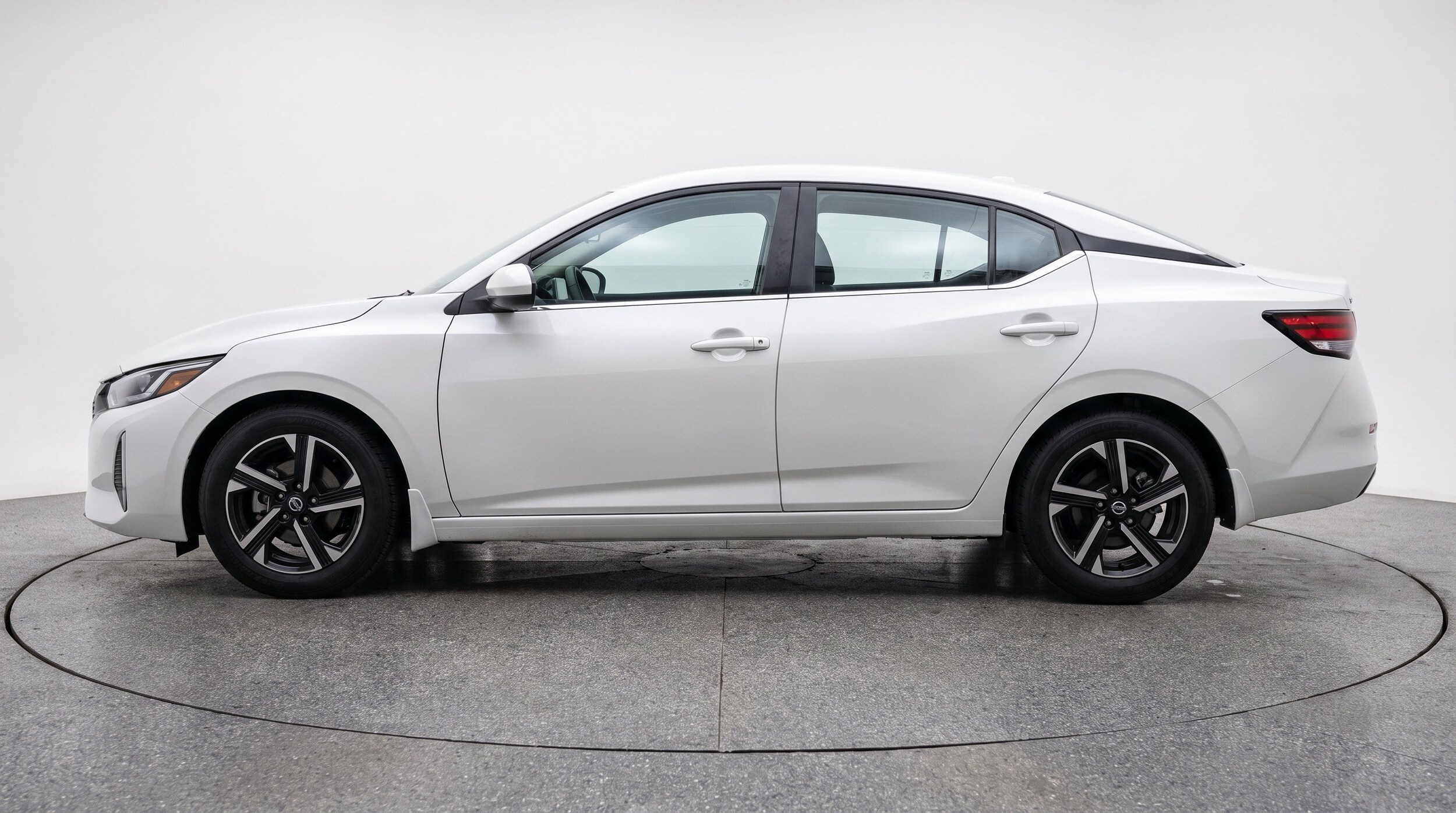 Thumbnail: 2025 Nissan Sentra - 5