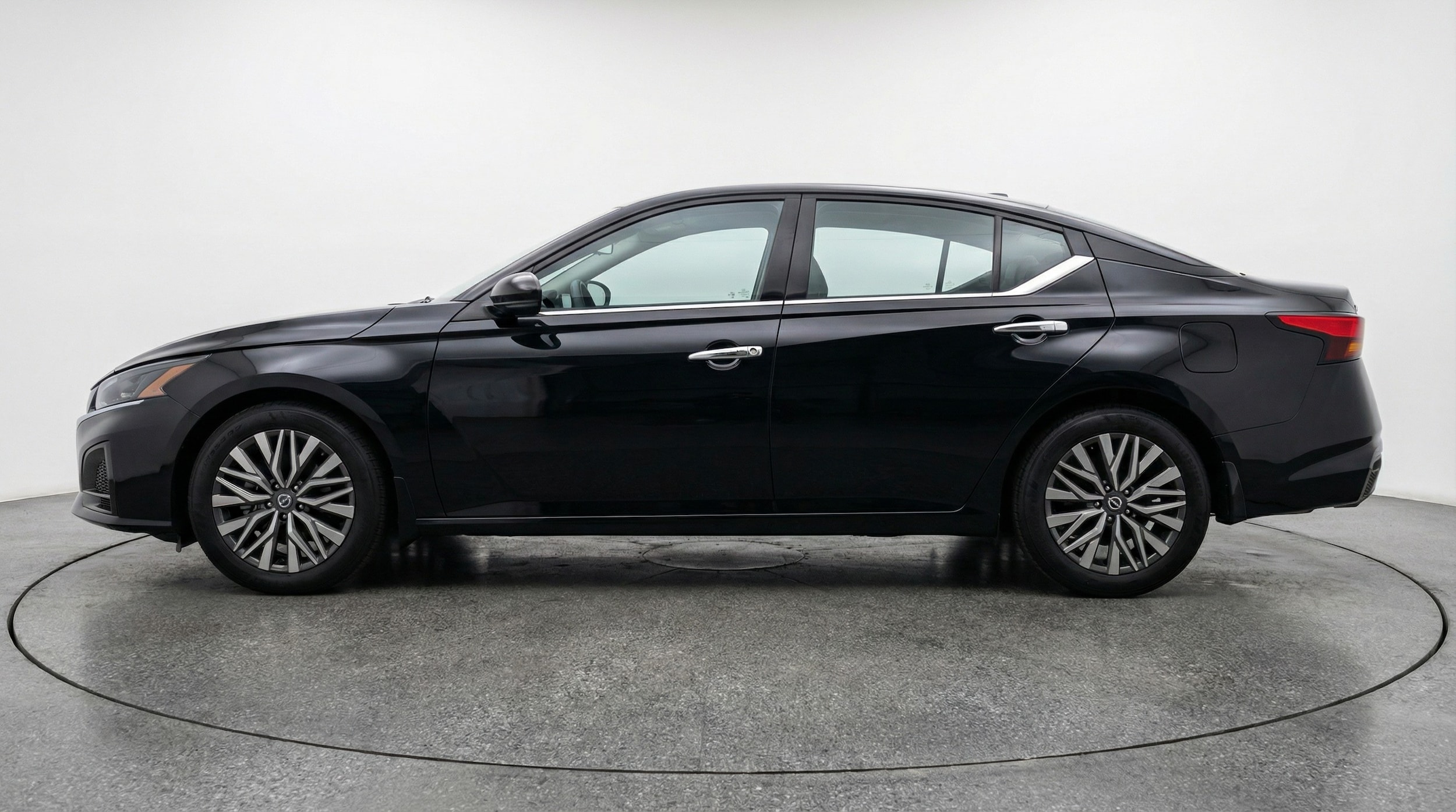 Thumbnail: 2025 Nissan Altima - 4