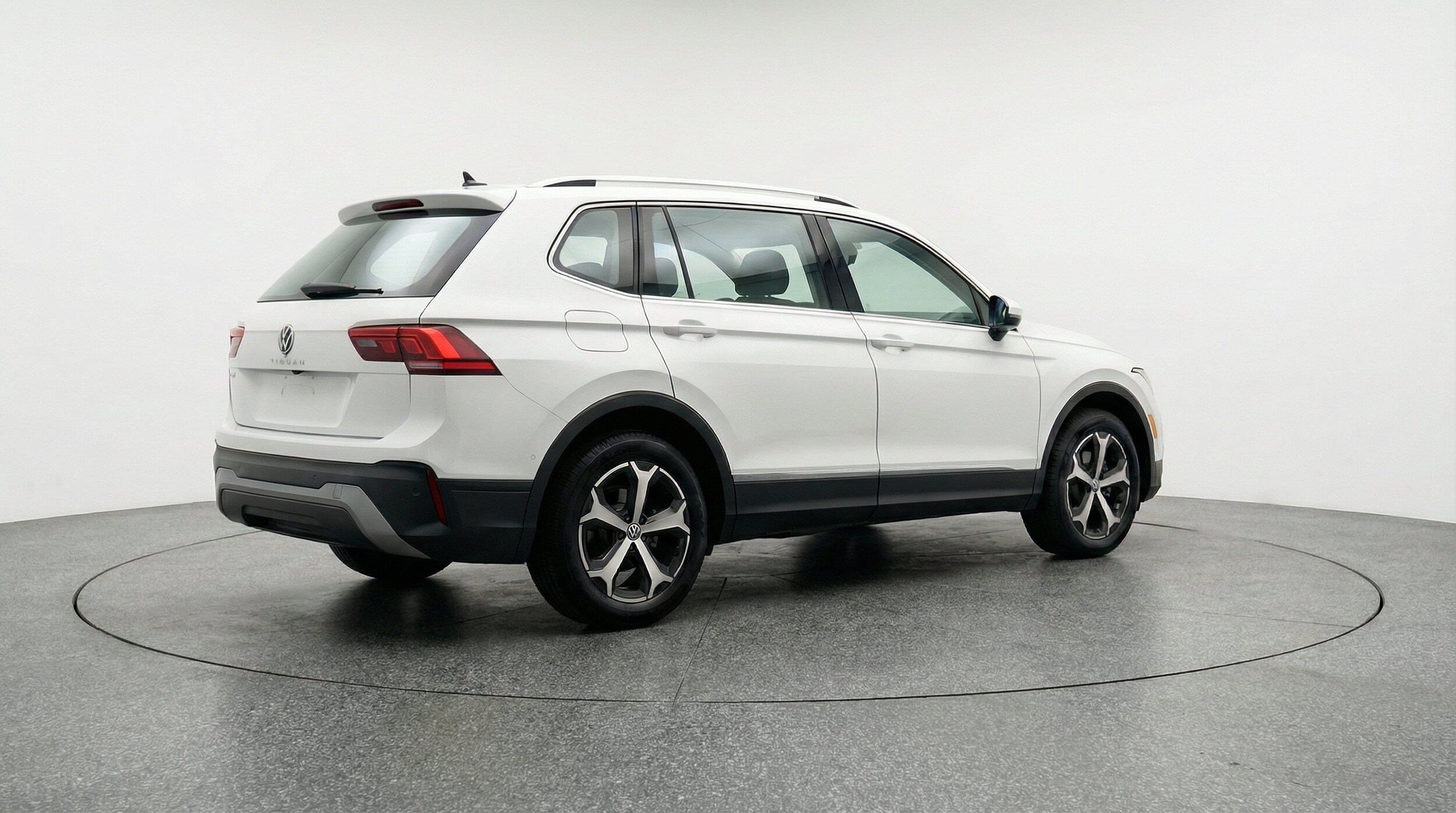 Thumbnail: 2026 Volkswagen Tiguan - 9
