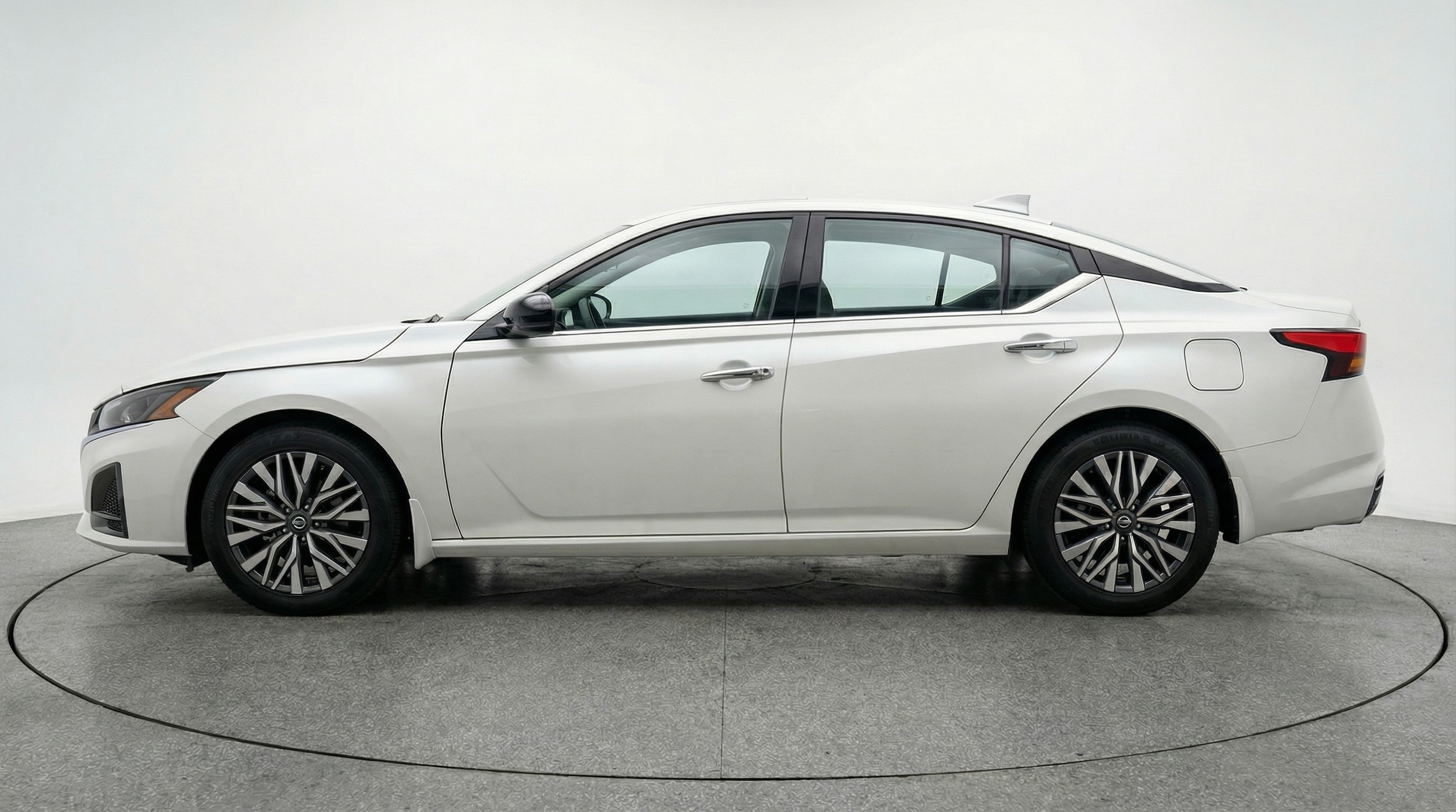 Thumbnail: 2025 Nissan Altima - 4