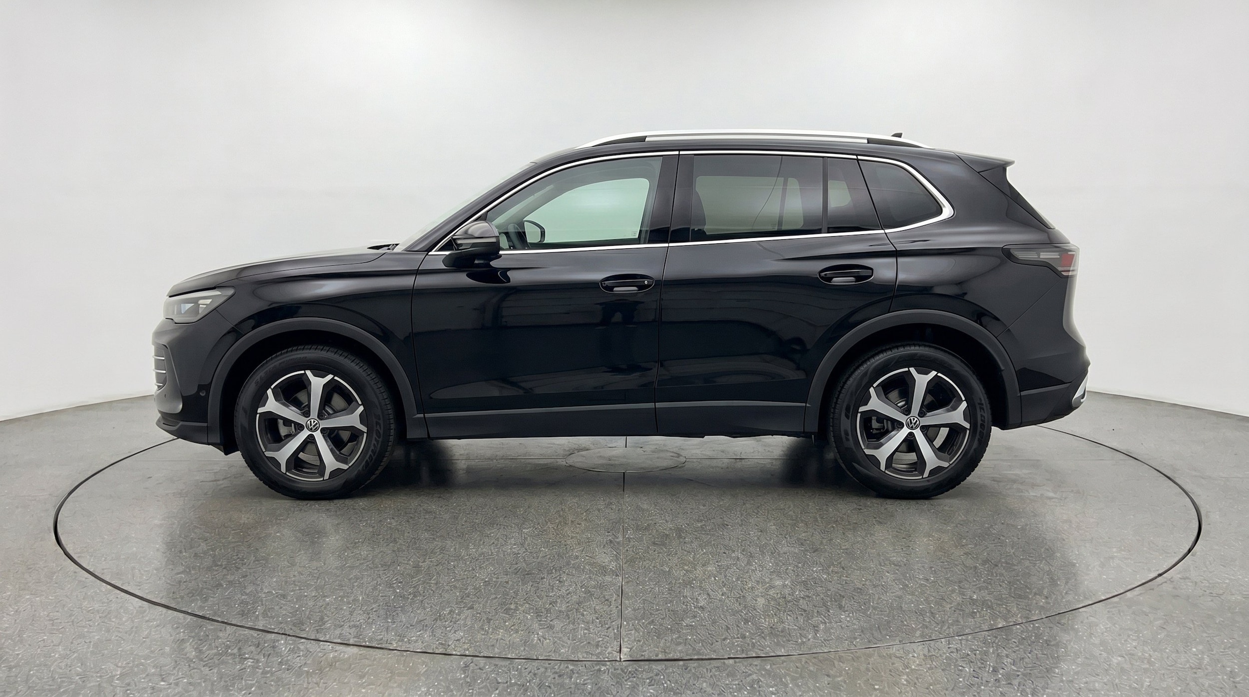 Thumbnail: 2026 Volkswagen Tiguan - 5