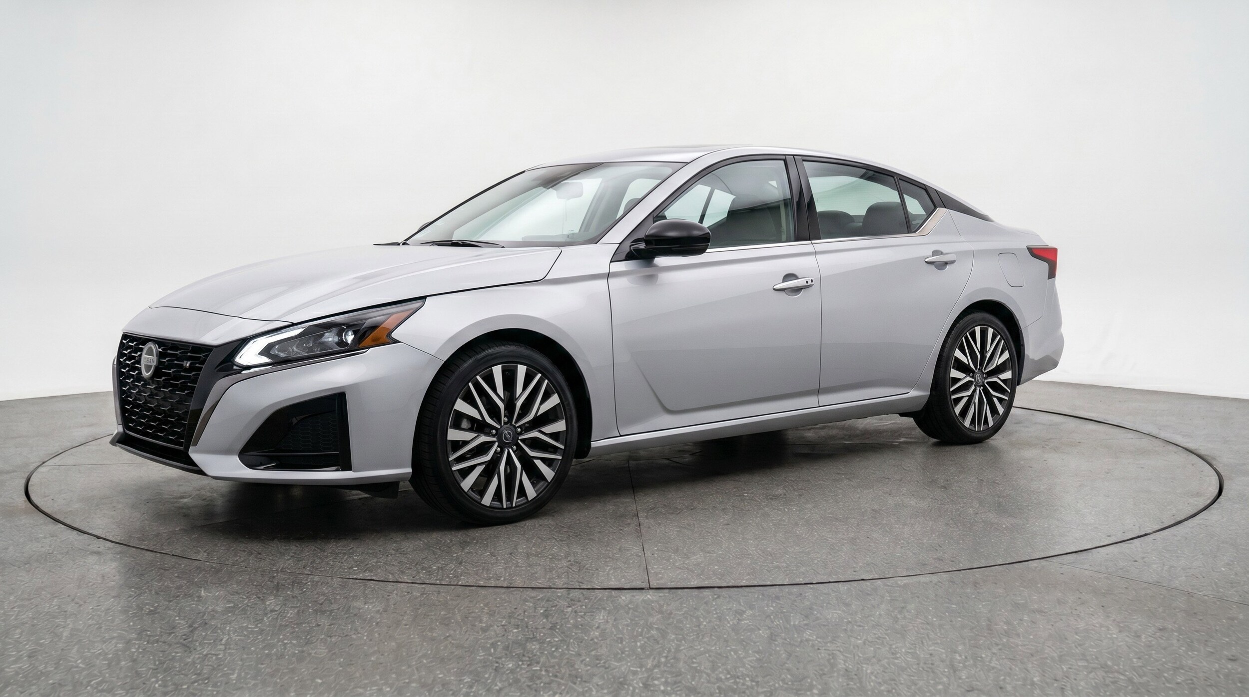 Thumbnail: 2025 Nissan Altima - 3