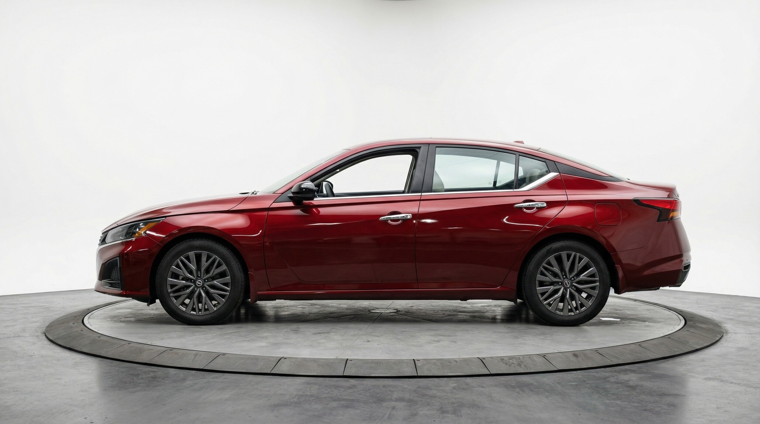 Thumbnail: 2025 Nissan Altima - 4