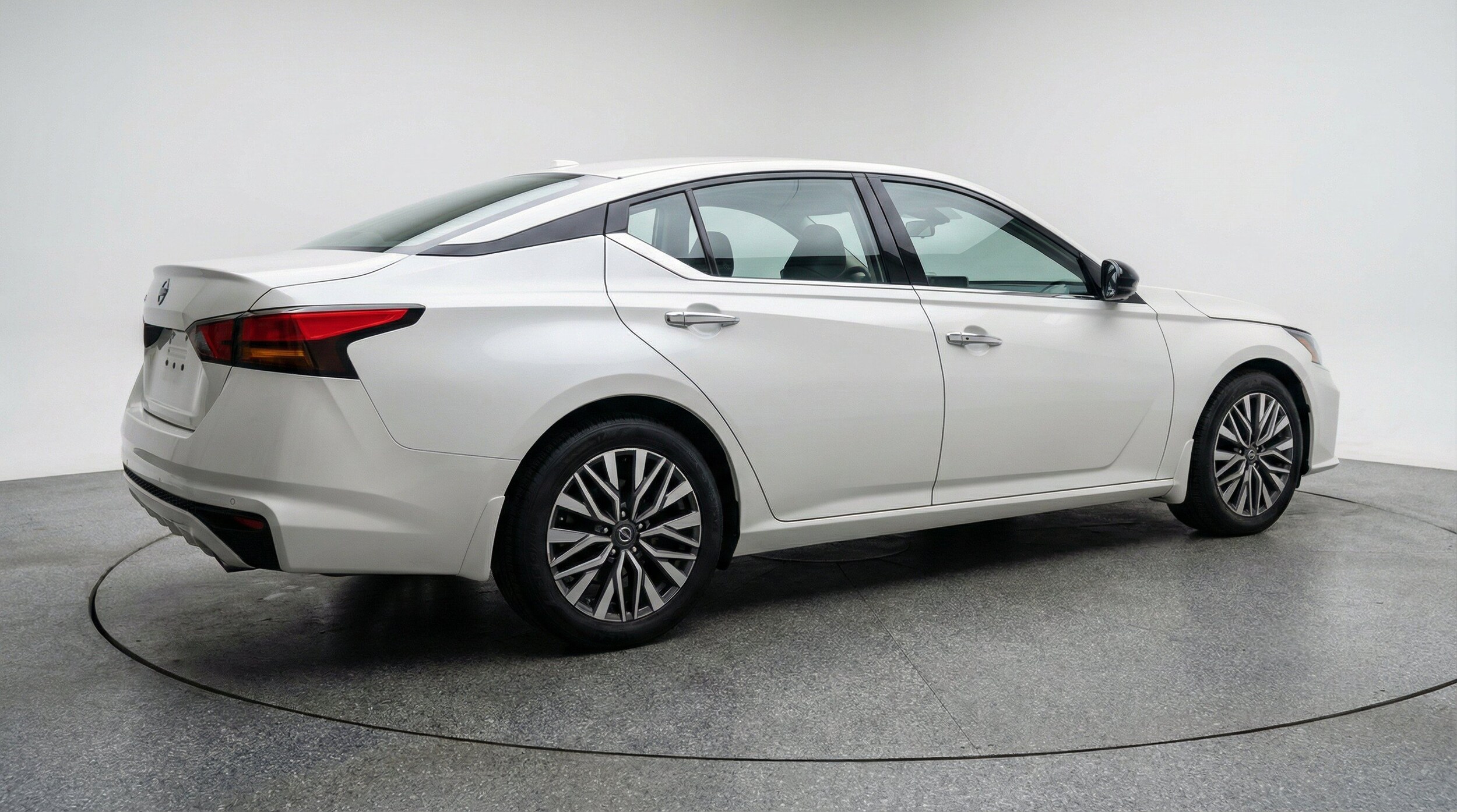 Thumbnail: 2025 Nissan Altima - 9