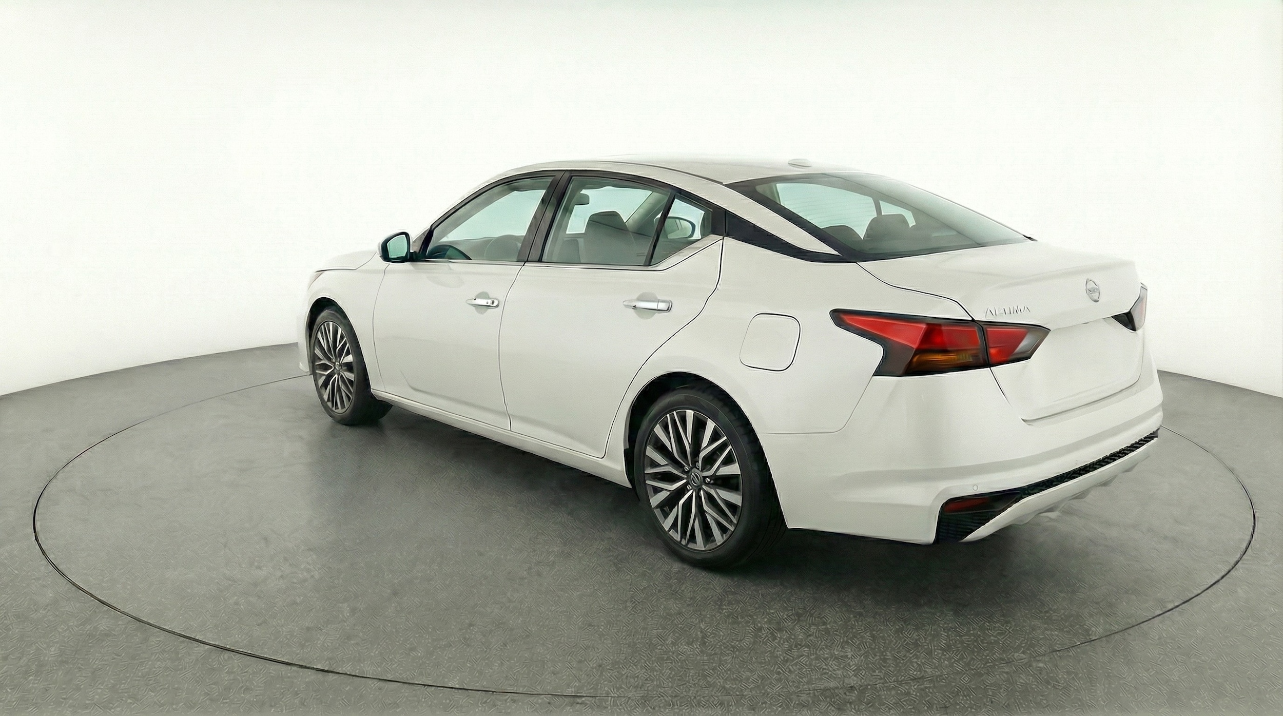 Thumbnail: 2025 Nissan Altima - 5