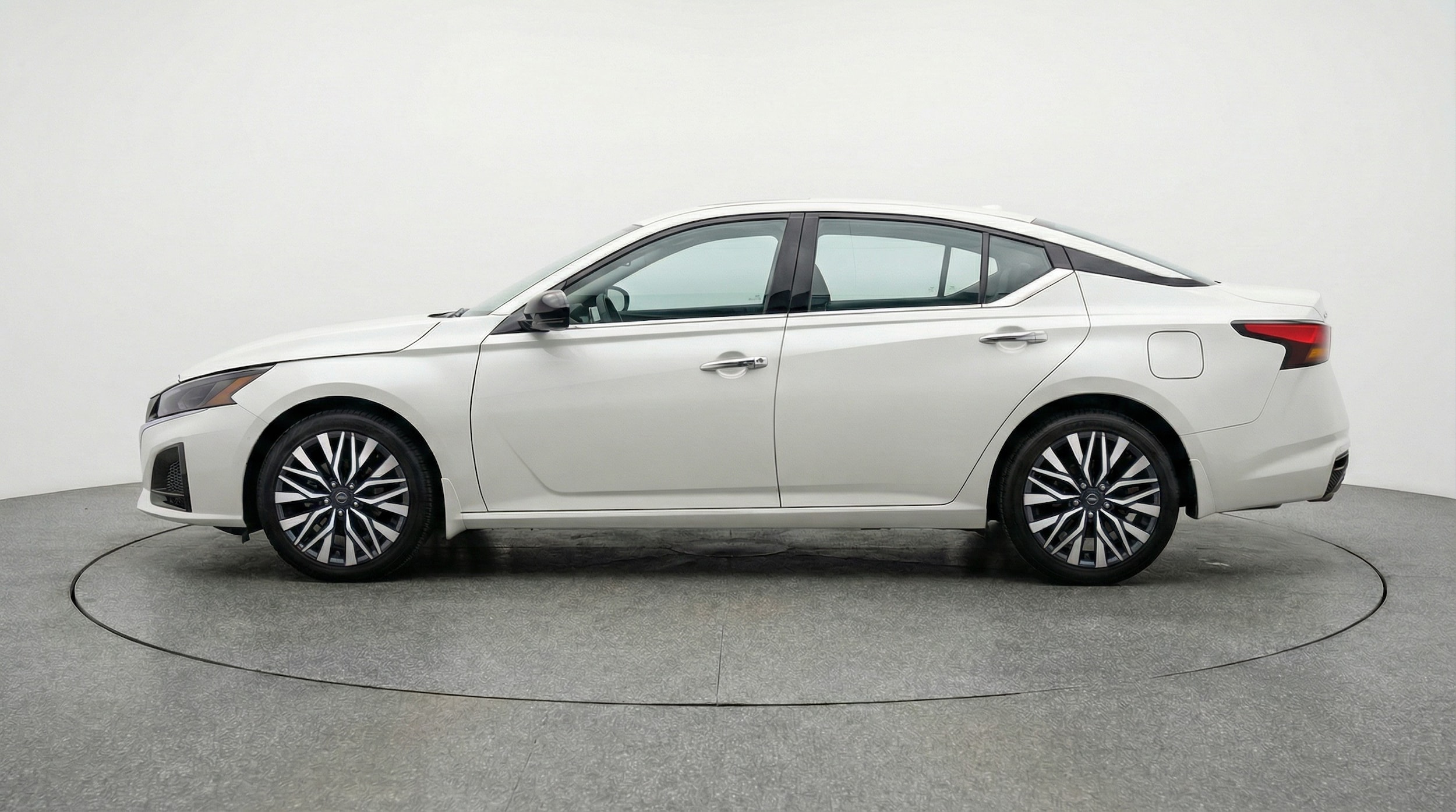 Thumbnail: 2025 Nissan Altima - 4