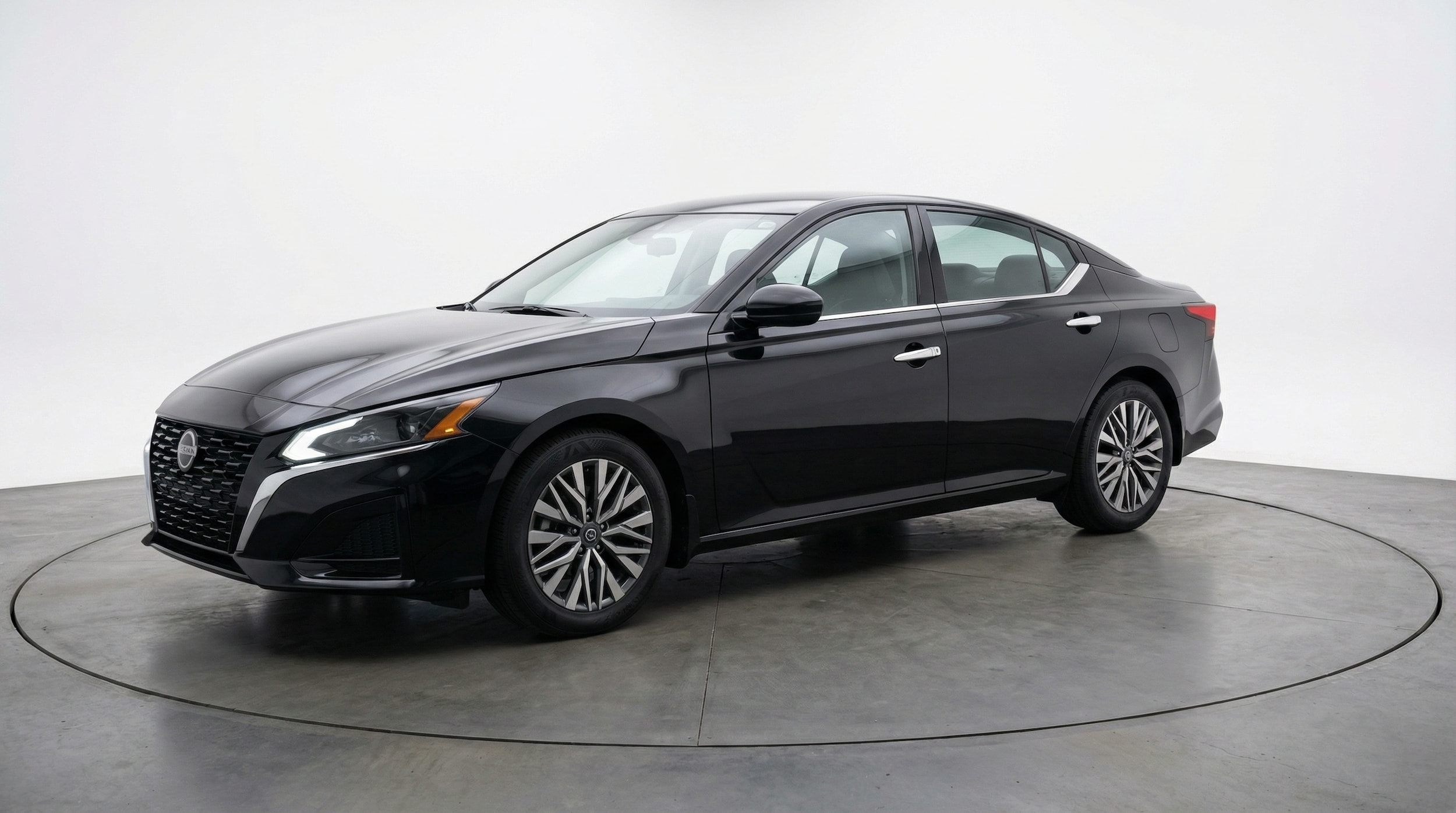 Thumbnail: 2025 Nissan Altima - 3