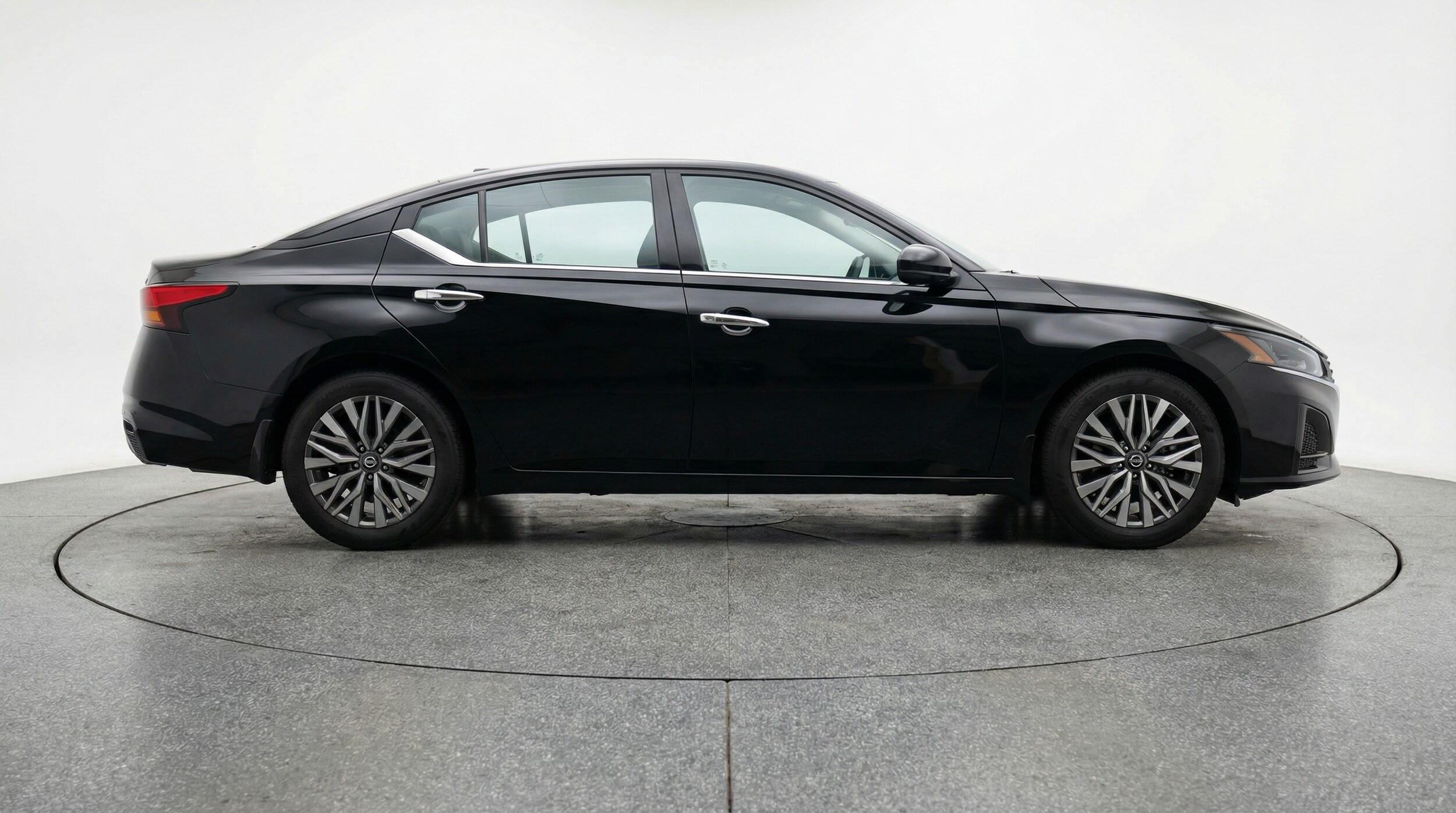 Thumbnail: 2025 Nissan Altima - 8